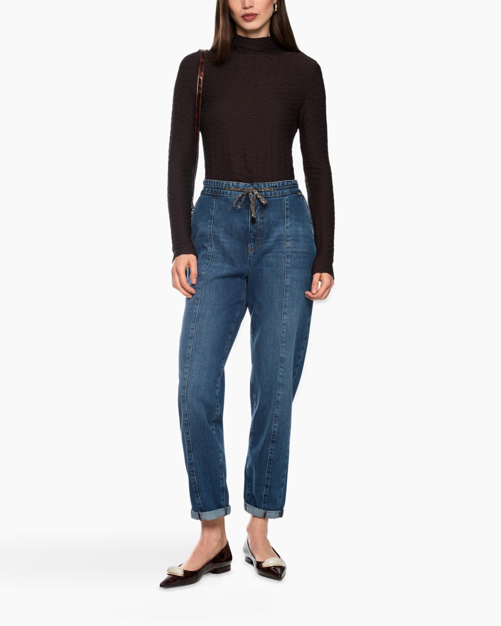 turtleneck, knit top, dark brown, jeans, loose fit