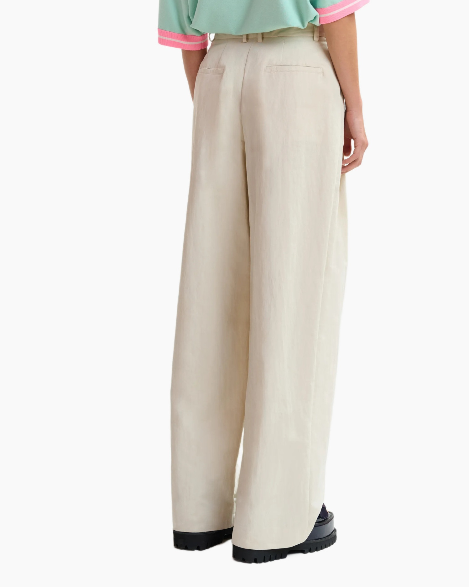 Clothing, Pants, Home Decor, Linen, Person