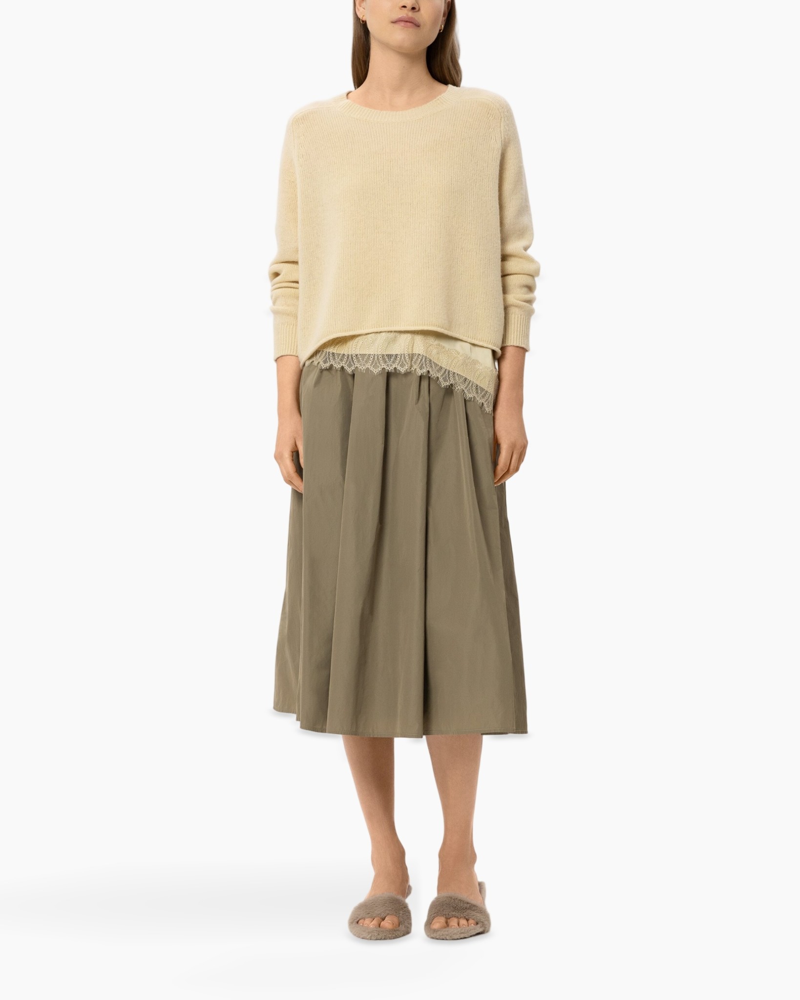 knit sweater, beige, long skirt, lace hem, slippers, sweater, beige, knitwear, layered-skirt, midi-skirt