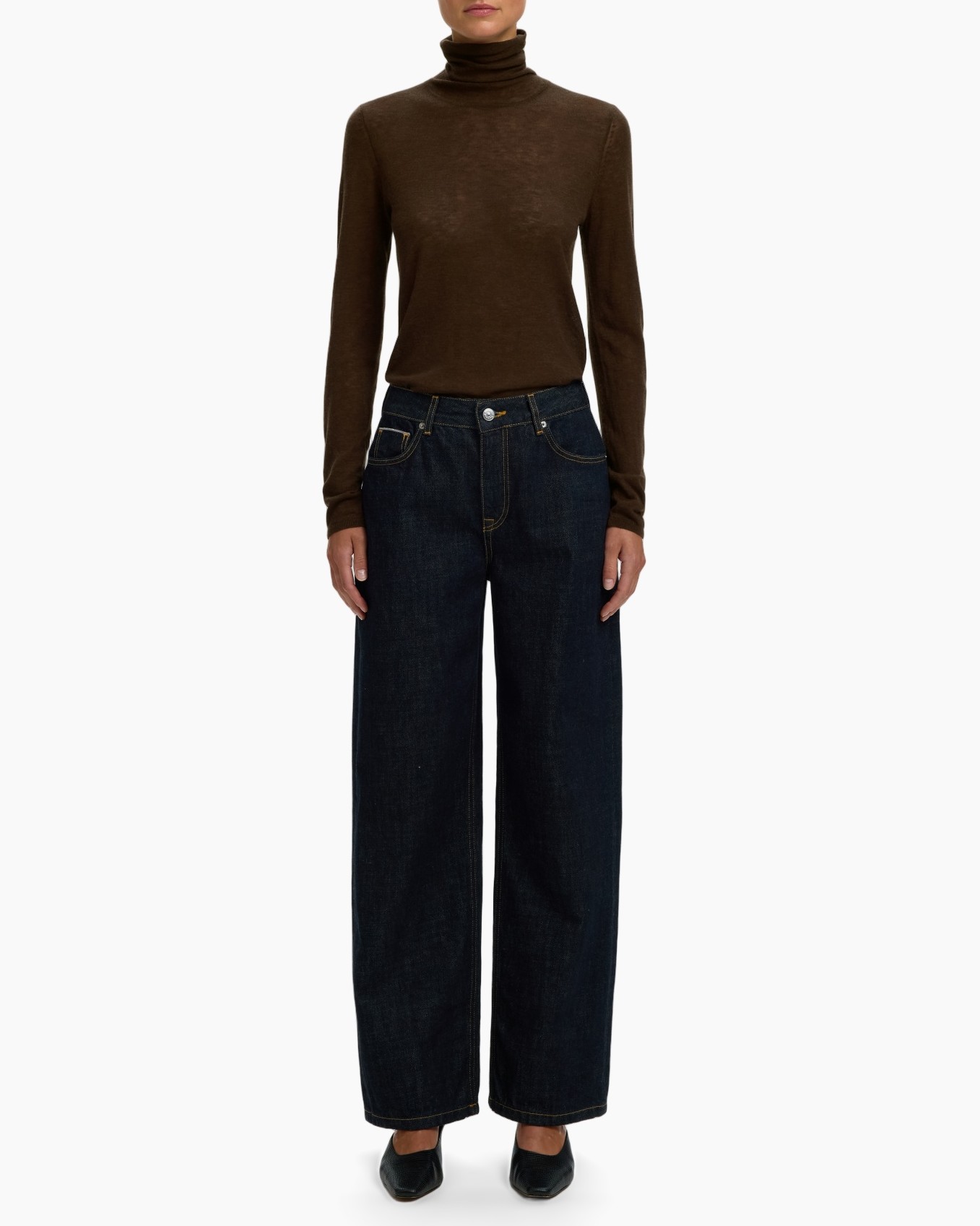 turtleneck, brown, knit, jeans, wide-leg