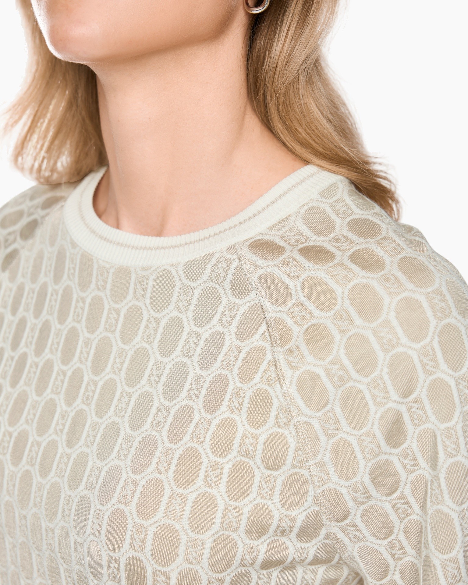 sweater, knit, beige, oval pattern, crew neck