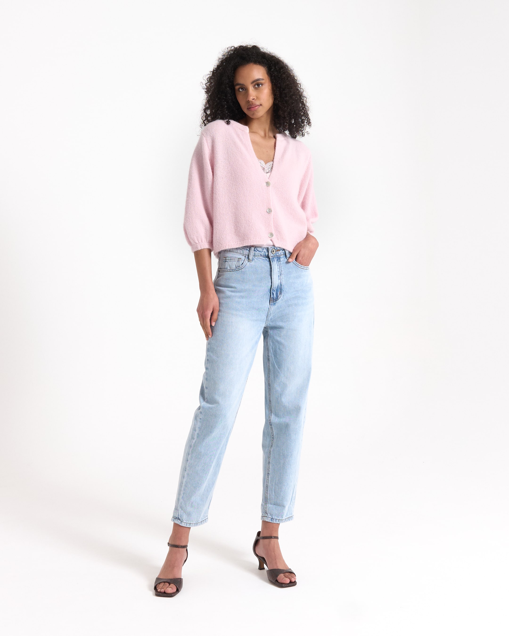 pink cardigan, cardigan, knitwear, light-wash jeans, open cardigan