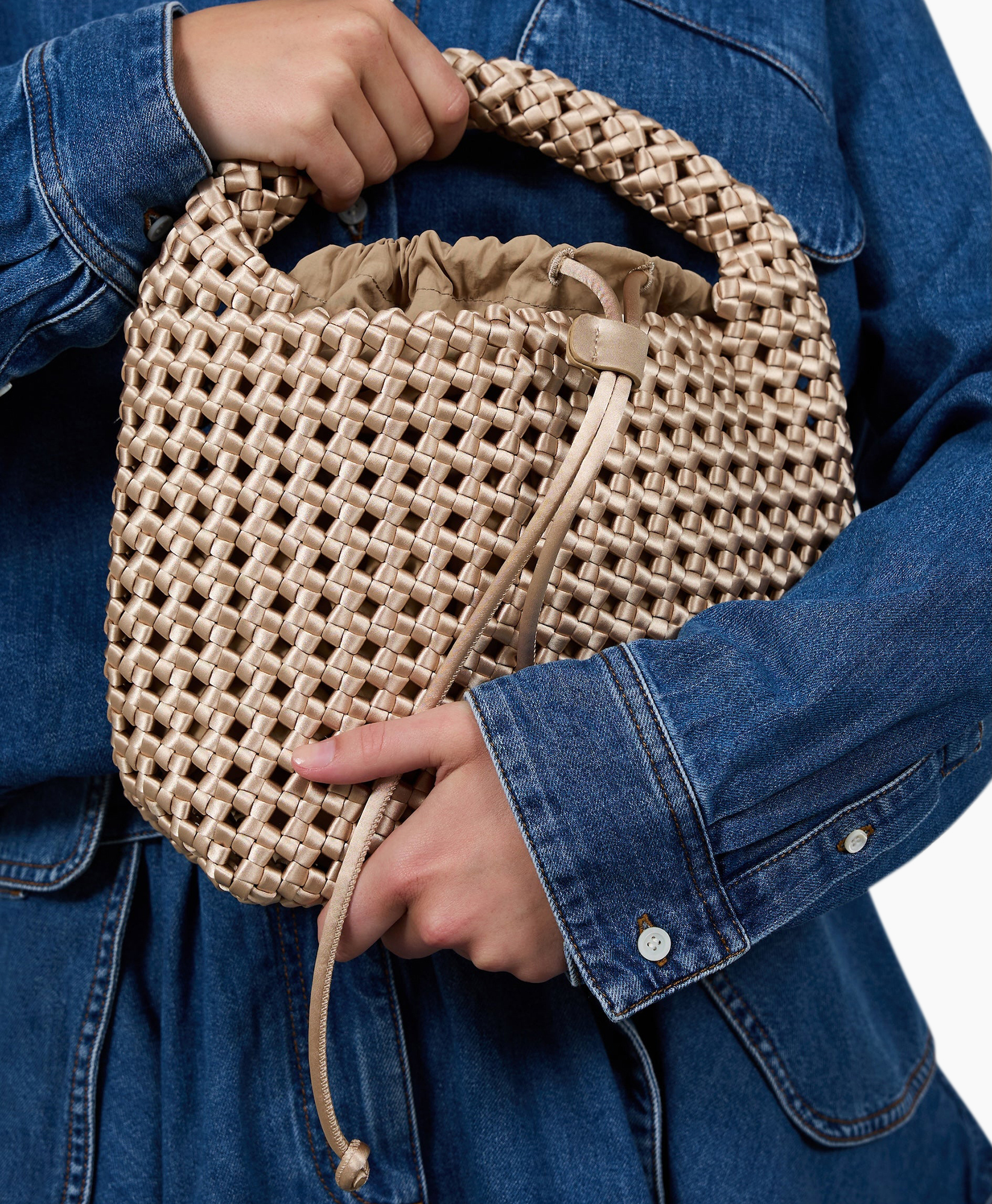woven bag, drawstring, beige, handheld, denim outfit