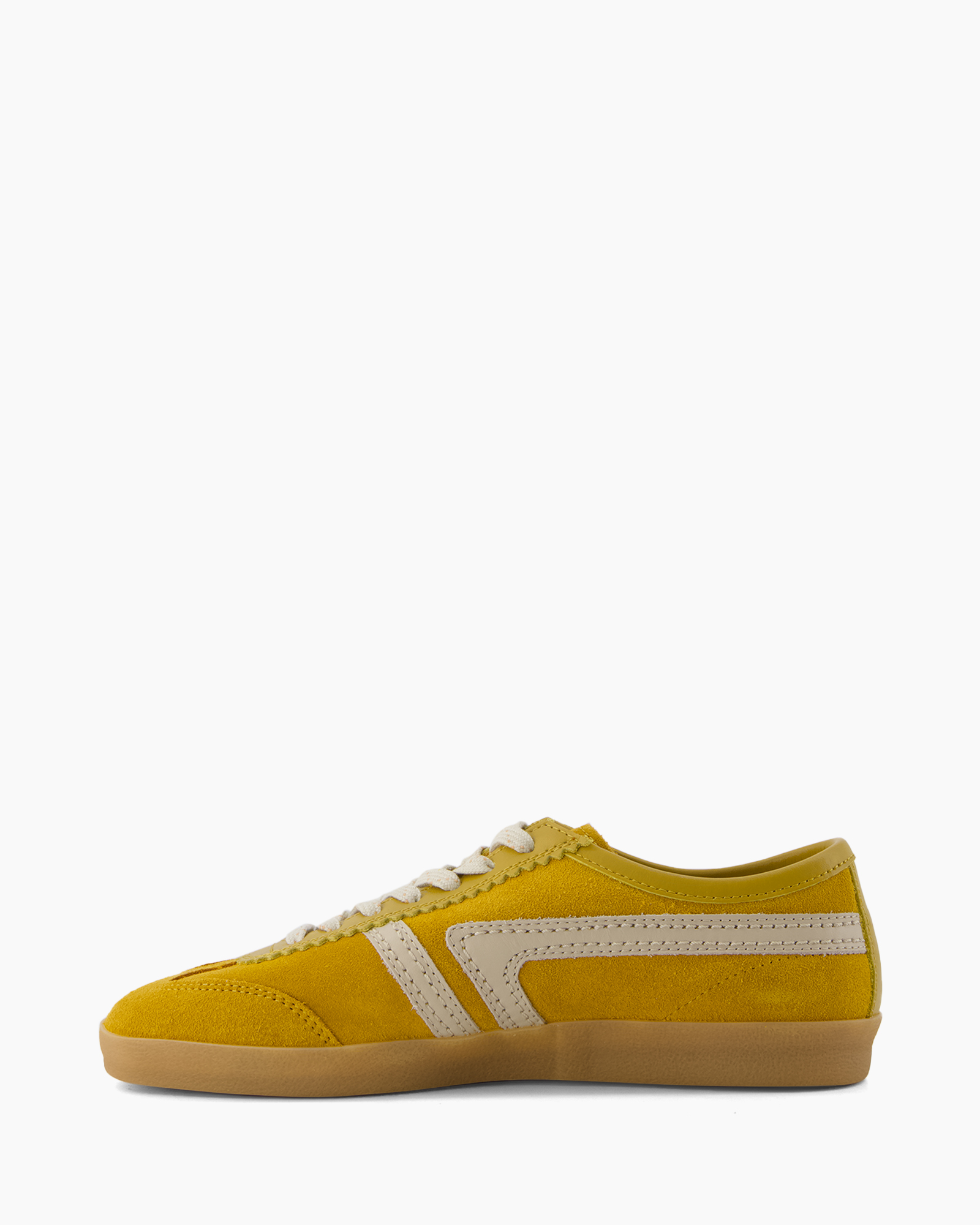 sneaker, yellow, suede, laces, grommet-style heel, gomu?