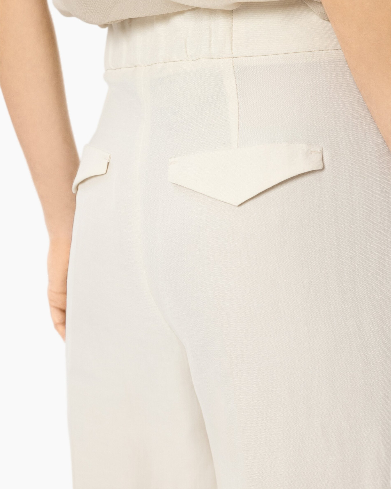 white, pants, back pocket, pocket flap, tunic_top