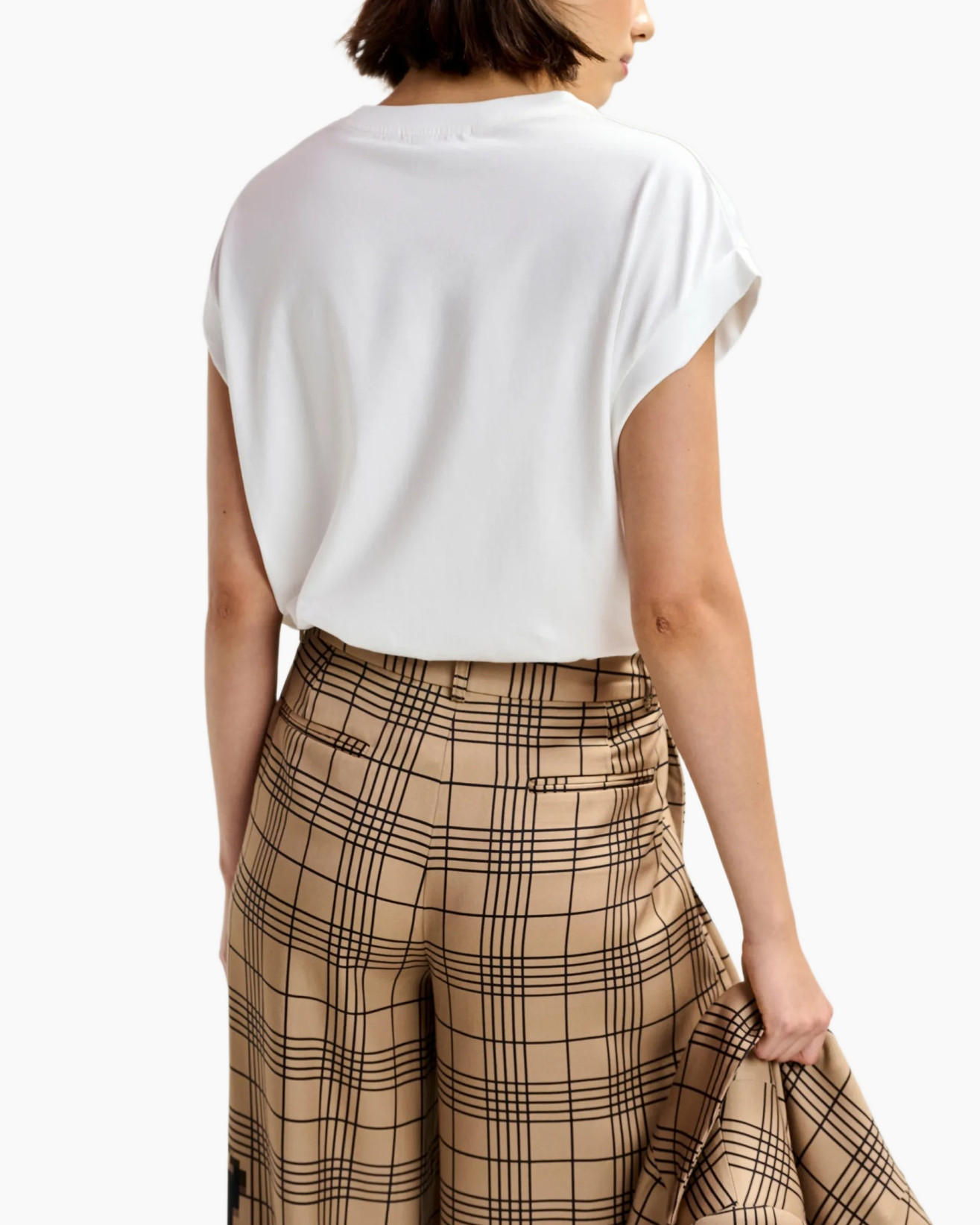 Clothing, Skirt, Blouse, Miniskirt, Person