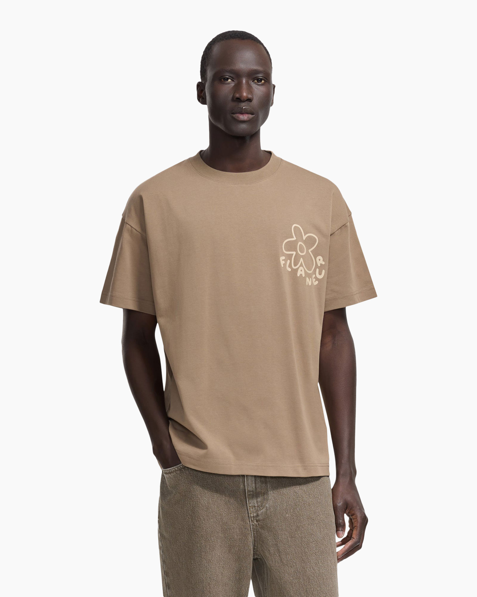 t-shirt, short sleeve, beige, logo graphic, crew neck