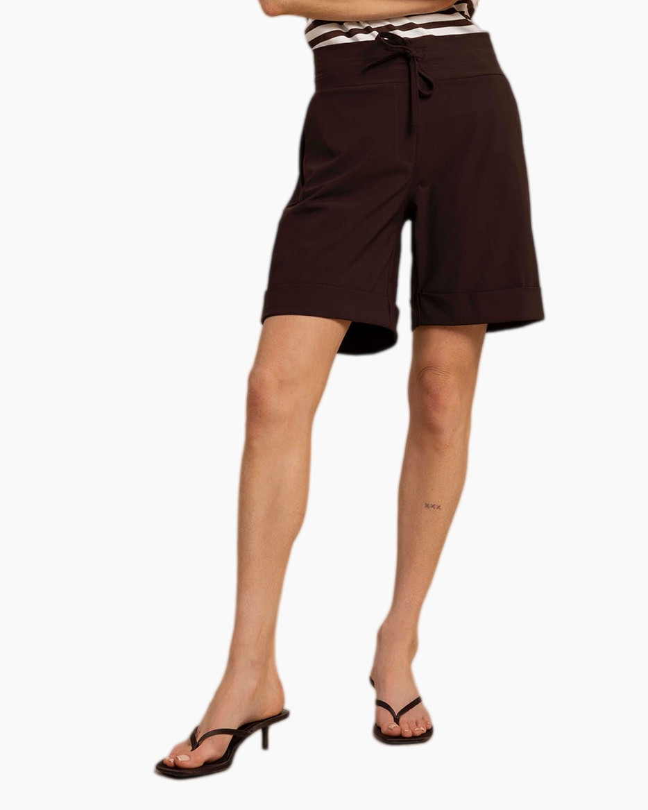 shorts, mid-length, drawstring, burgundy, strap sandals