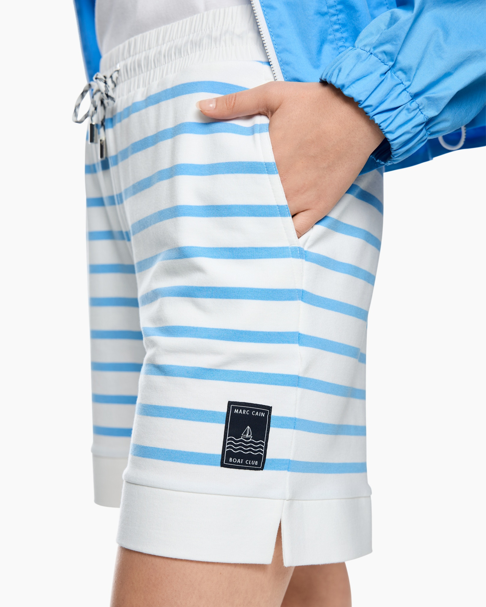 striped shorts, pocket shorts, drawstring waistband, blue white, boat club patch