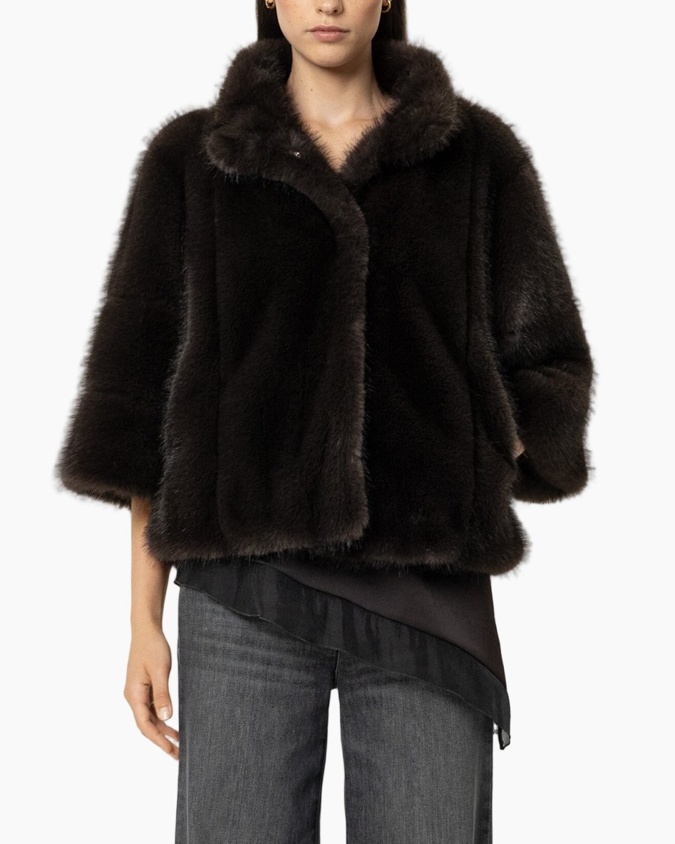 fur coat, black coat, soft fur, long sleeves, oversized fit