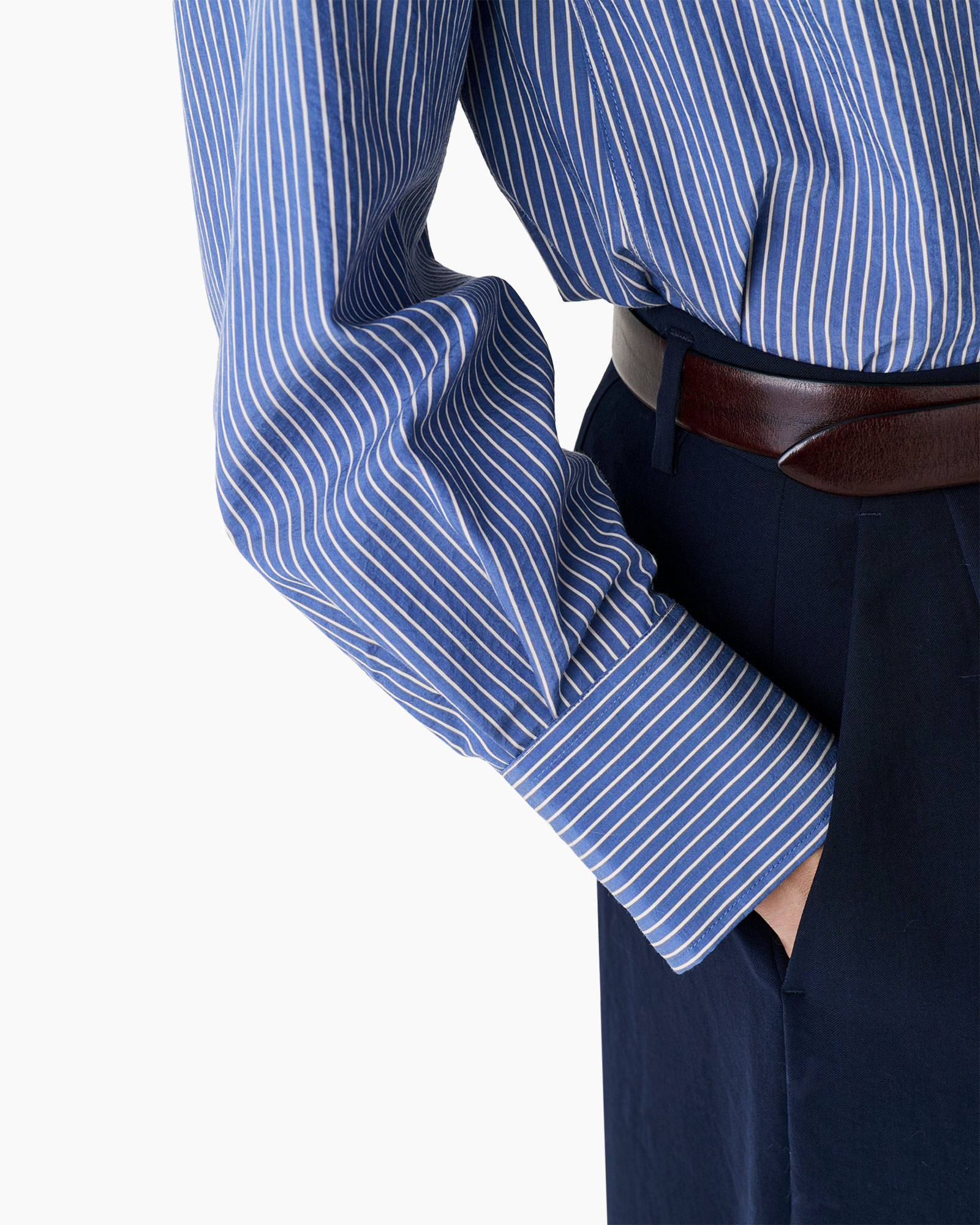 striped shirt, blue shirt, long sleeve, buttonless?, belted pants