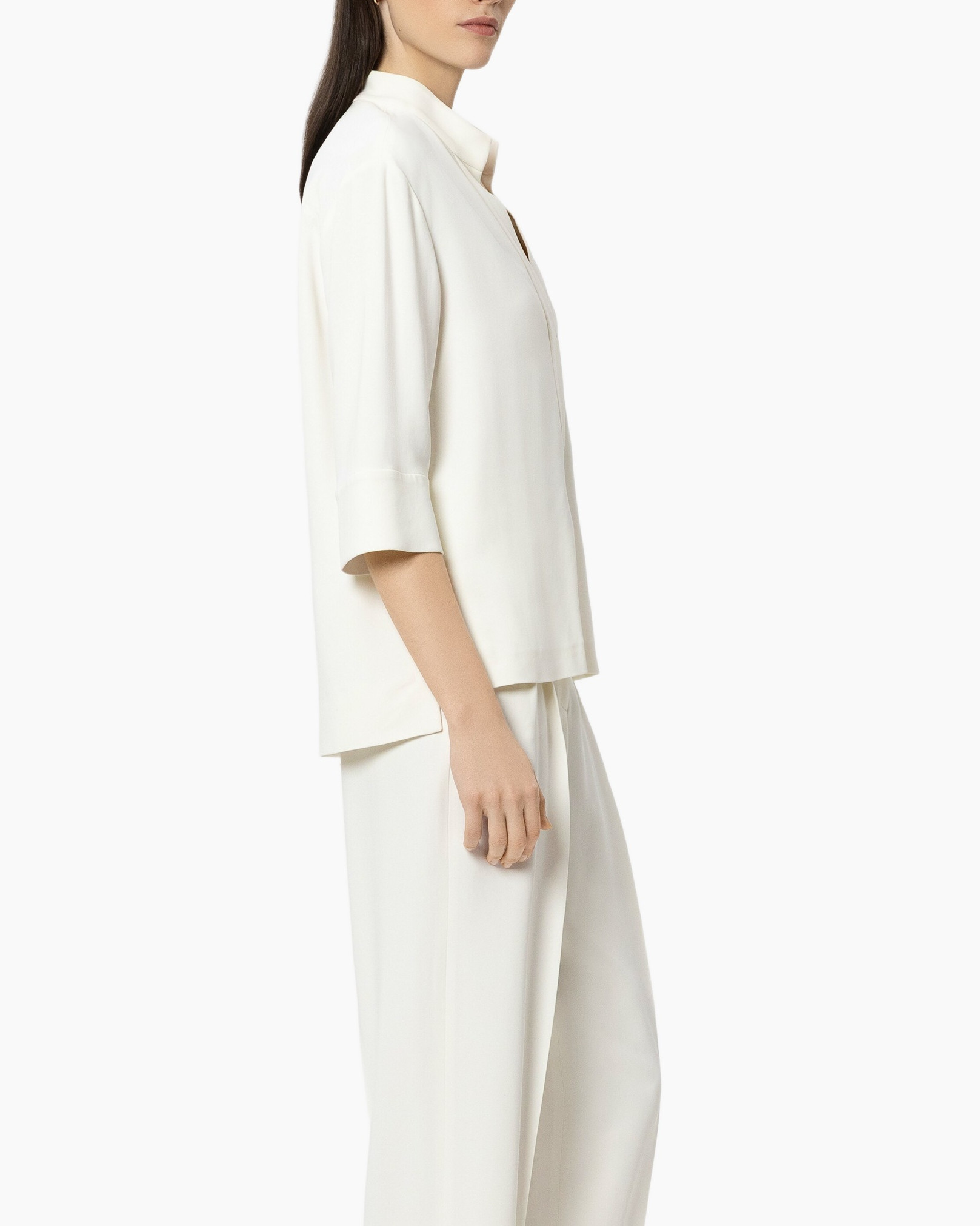 white blouse, three-quarter sleeves, collared, loose fit, top
