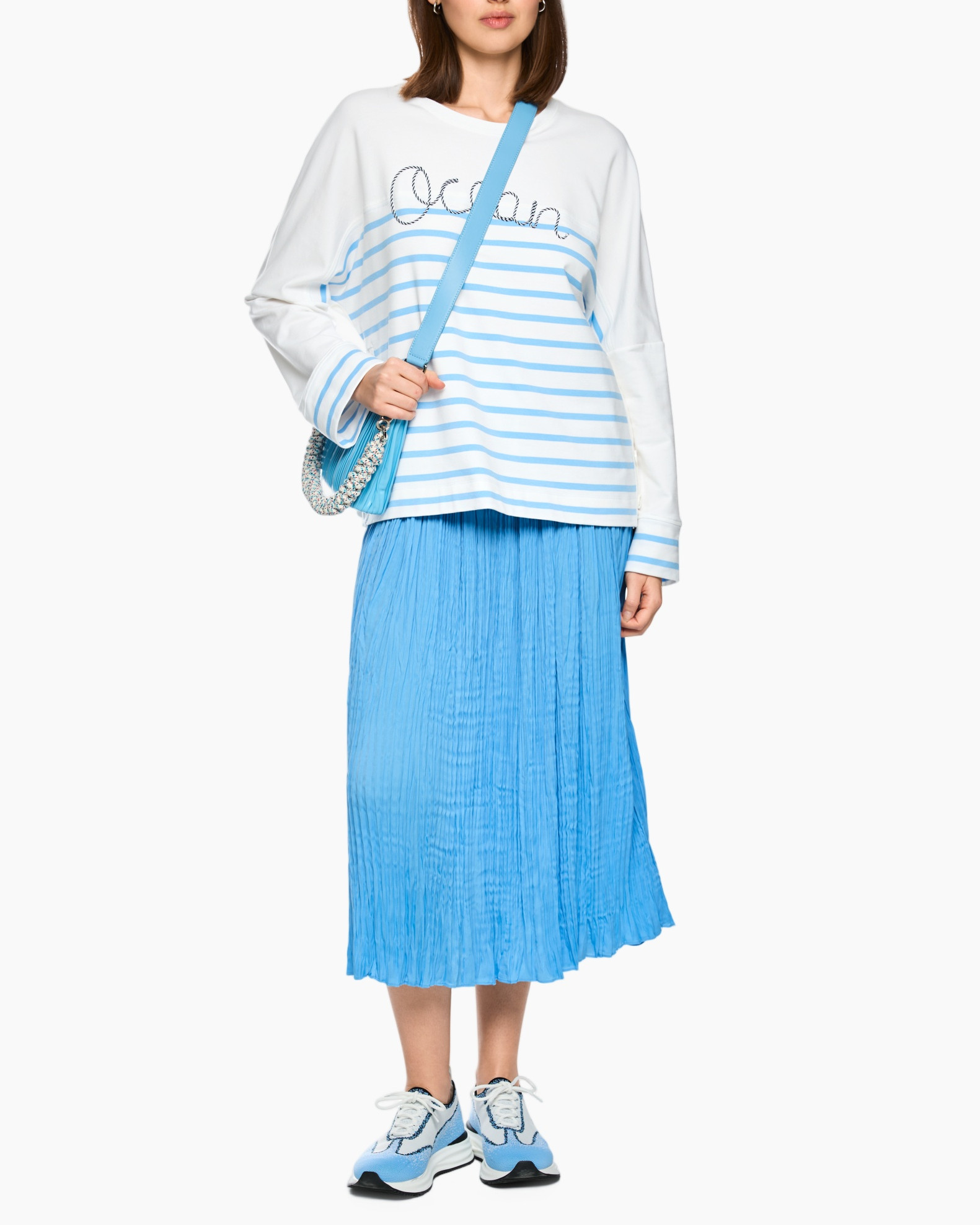 striped sweatshirt, blue skirt, blue crossbody bag, casual outfit, pleated skirt