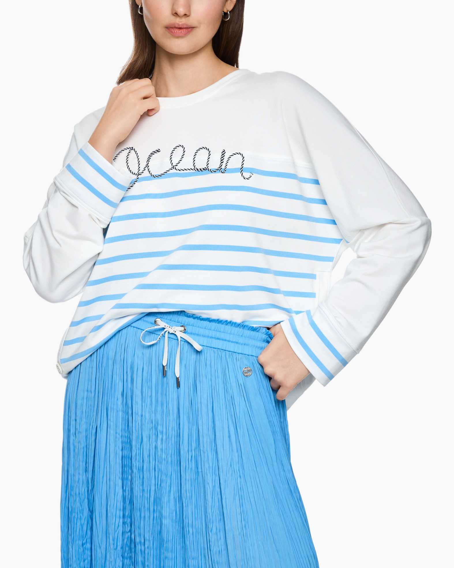 striped, longsleeve, white, blue, drawstring, pleated