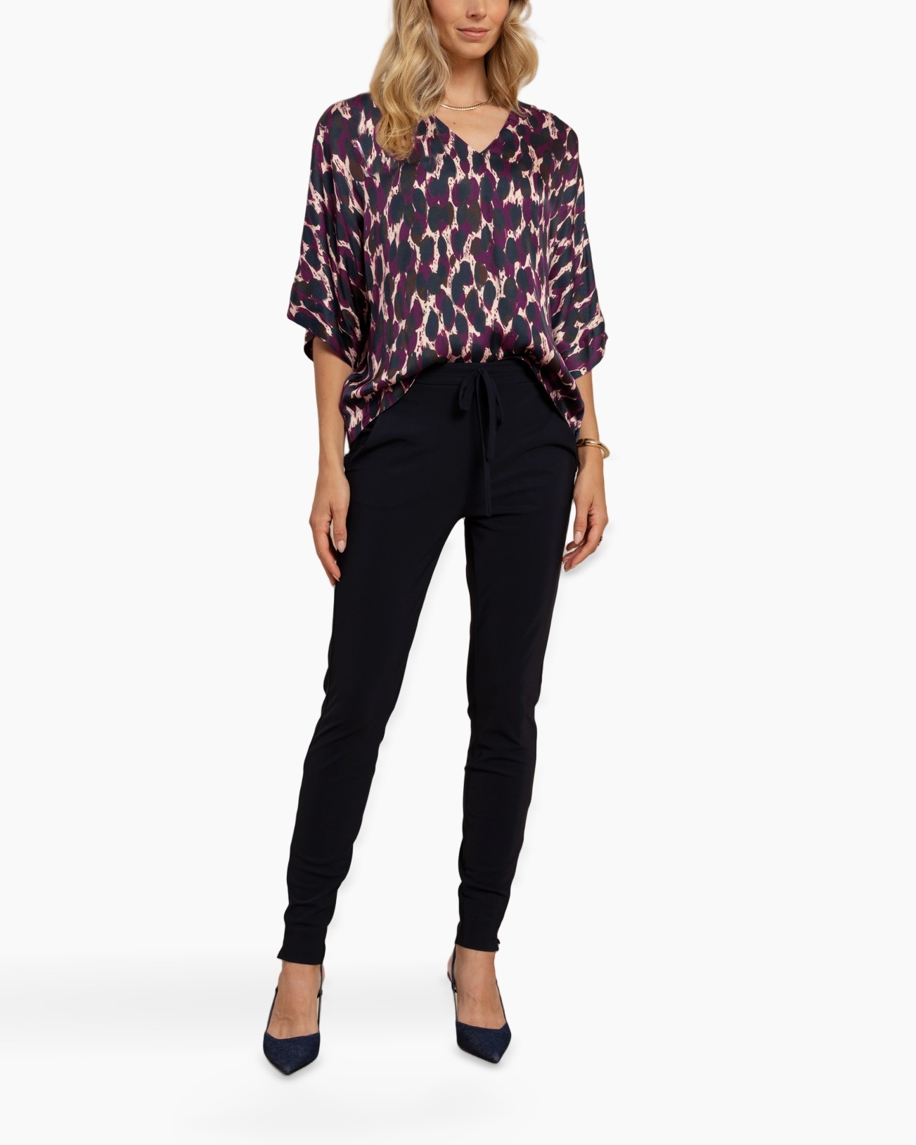 blouse, leopard pattern, v-neck, black pants, ankle length
