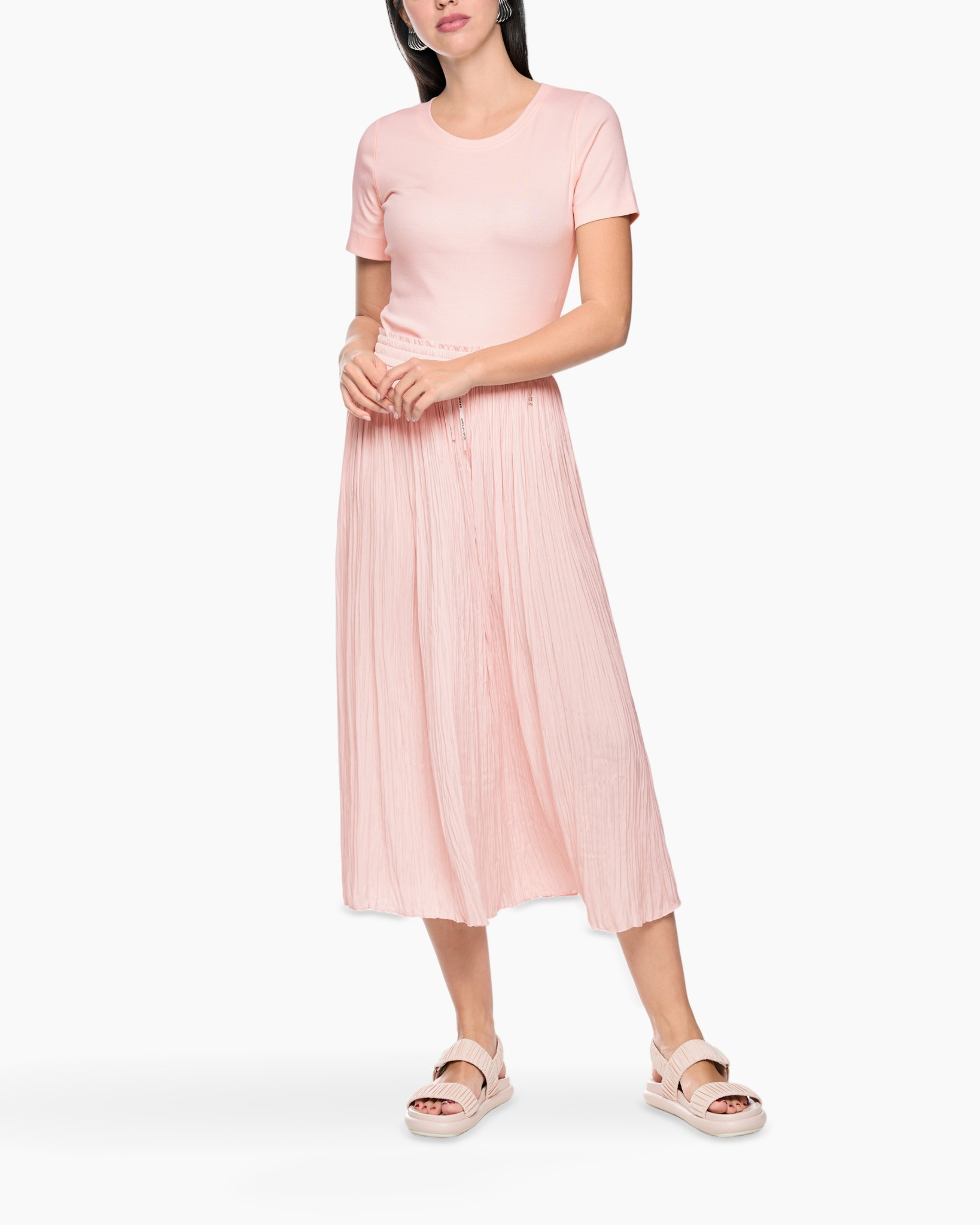peach, t-shirt, mid-length skirt, pleated, sandals