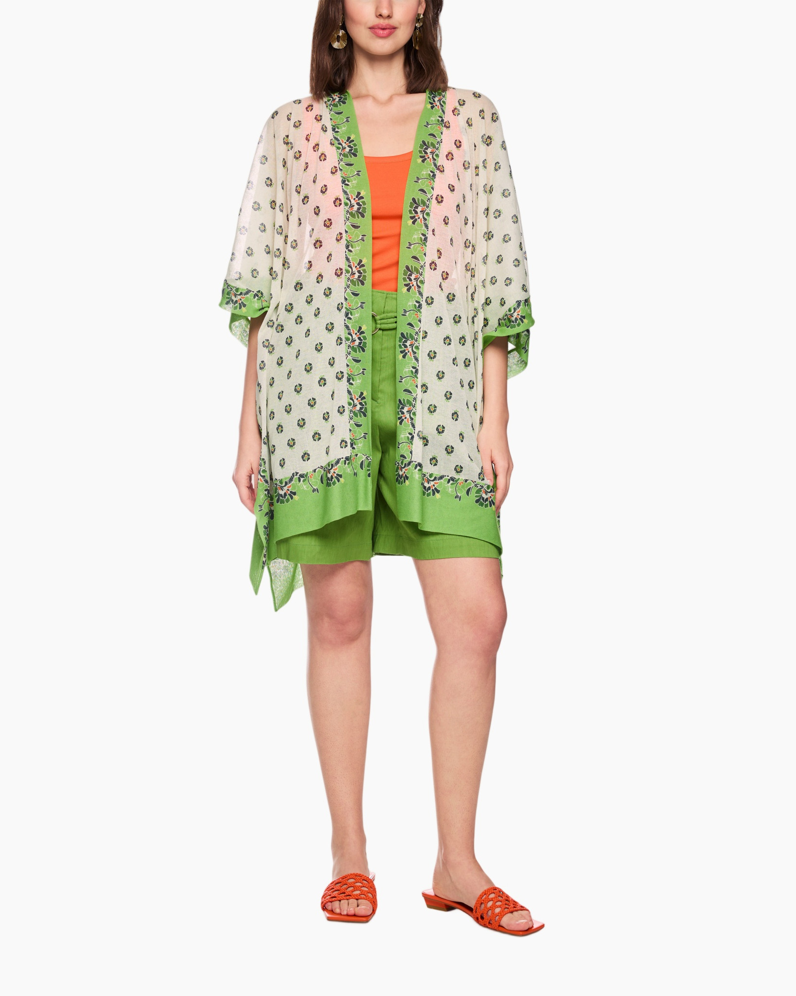 kimono, floral, green, shorts, sandals