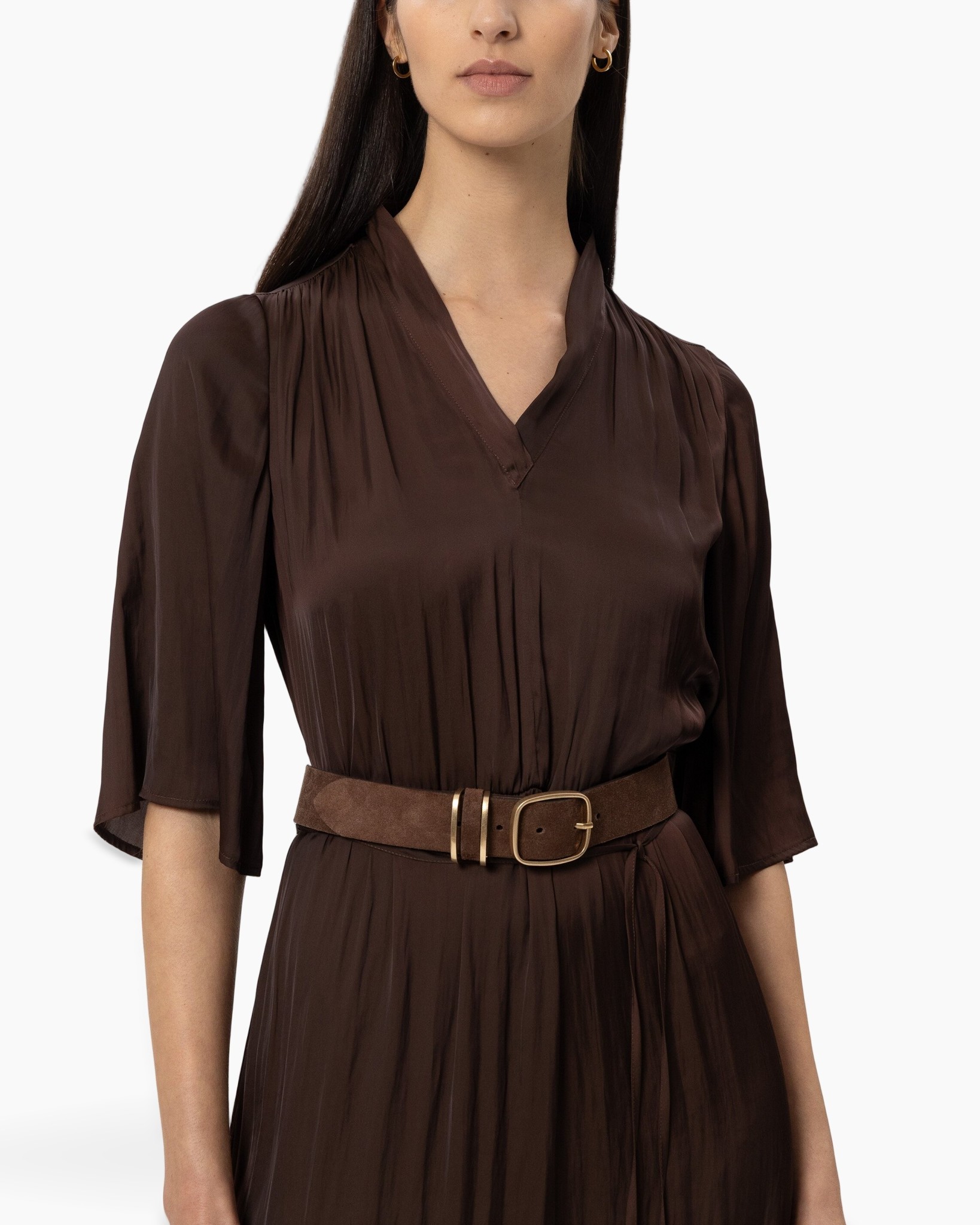 brown dress, wrap dress, belt, v-neck, pleats