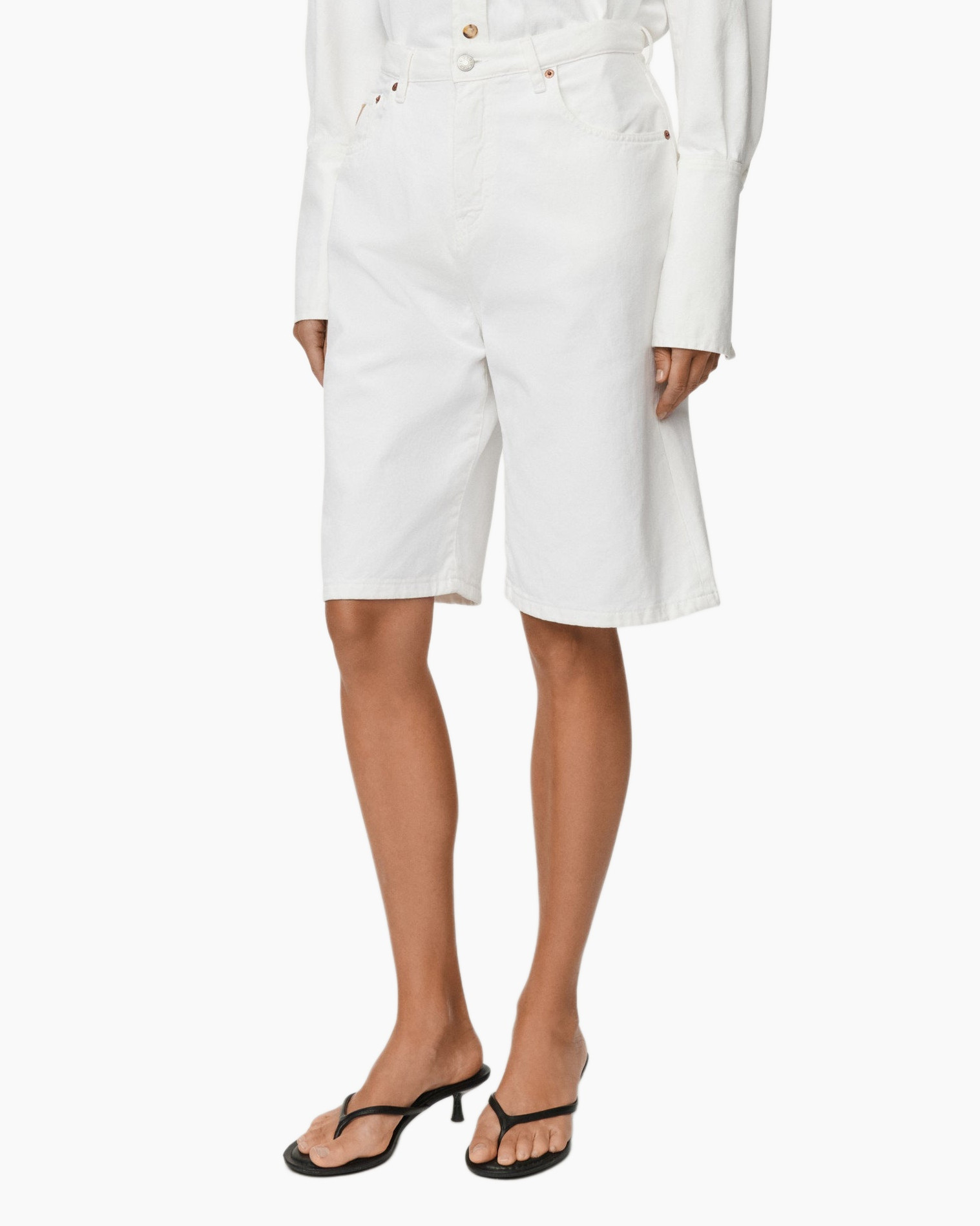 Clothing, Shorts, Home Decor, Linen, Person