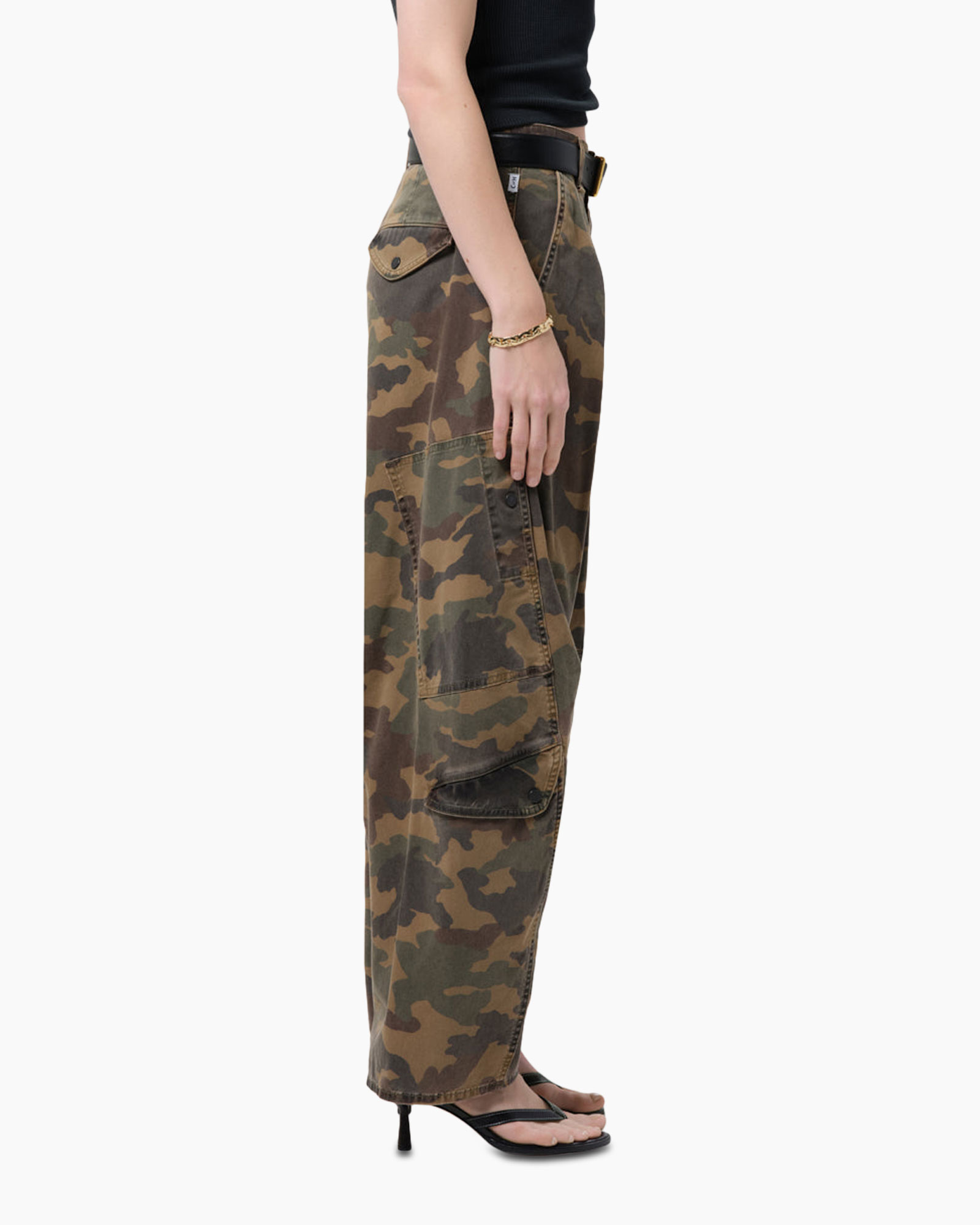 camouflage pants, cargo pants, military green, camouflage pattern, ankle-length