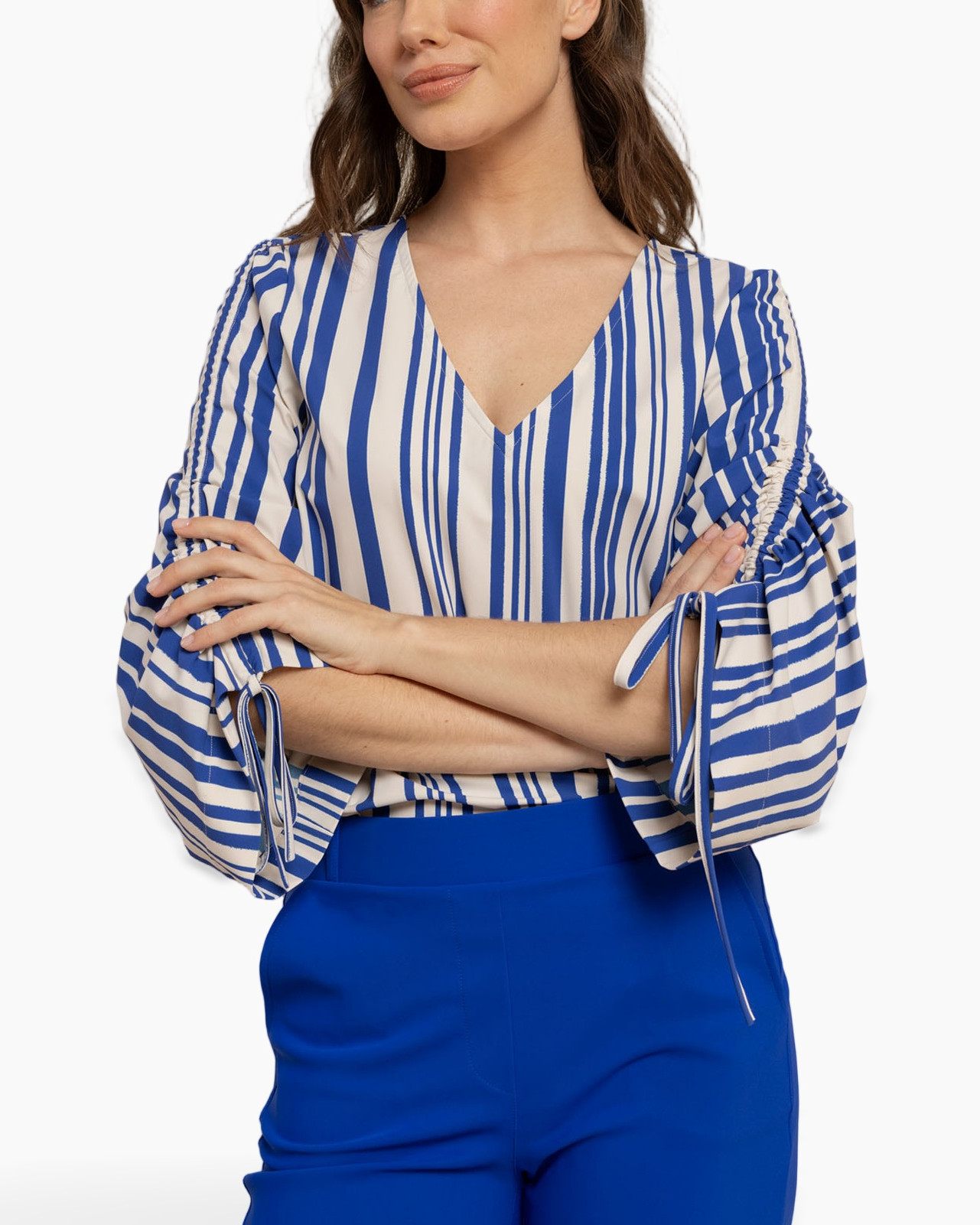 striped top, v-neck, puff sleeves, blue stripes, blouse