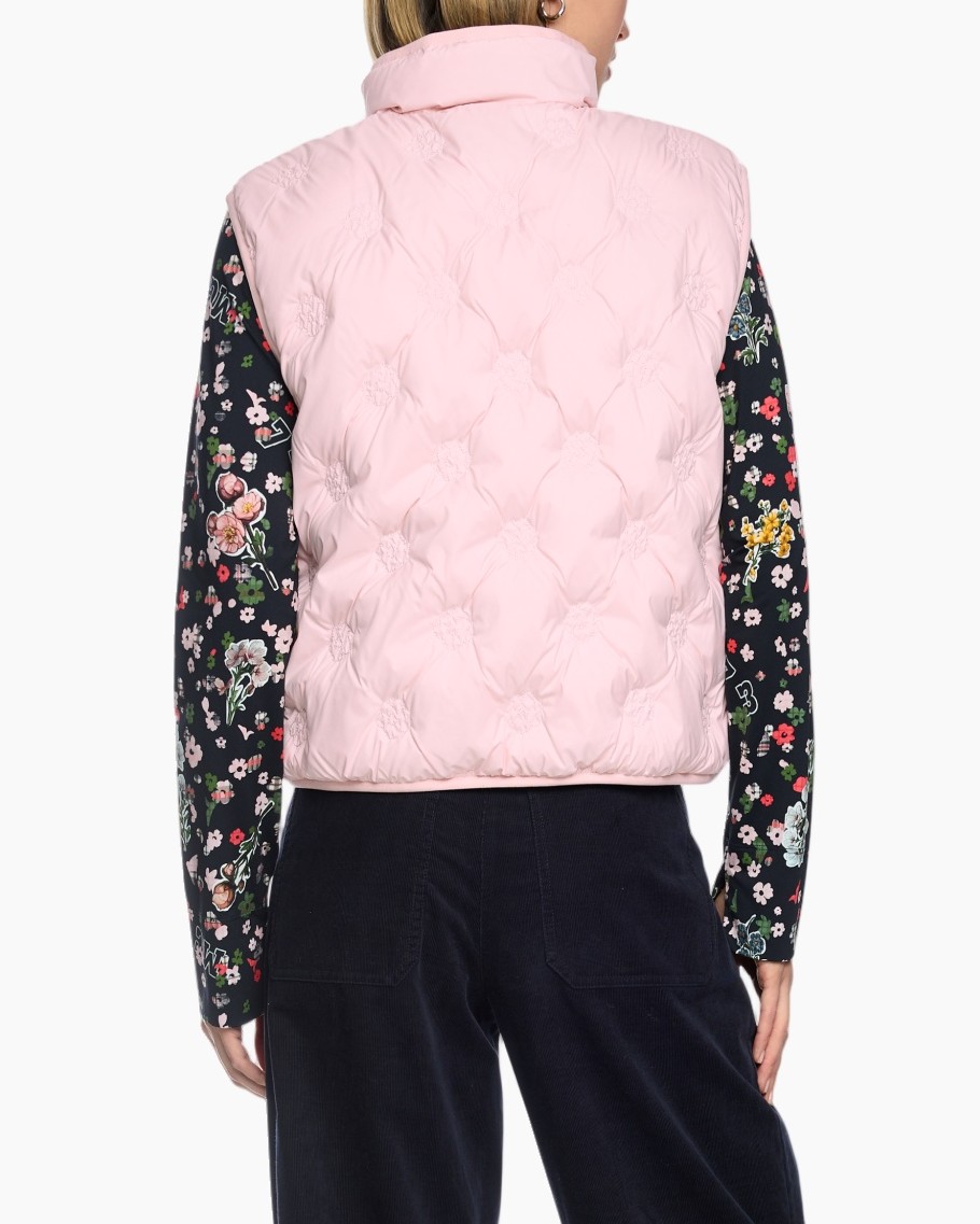 floral shirt, black blouse, puffer vest, pink vest, long sleeves, floral shirt, black background, pink vest, padded vest, layered outfit