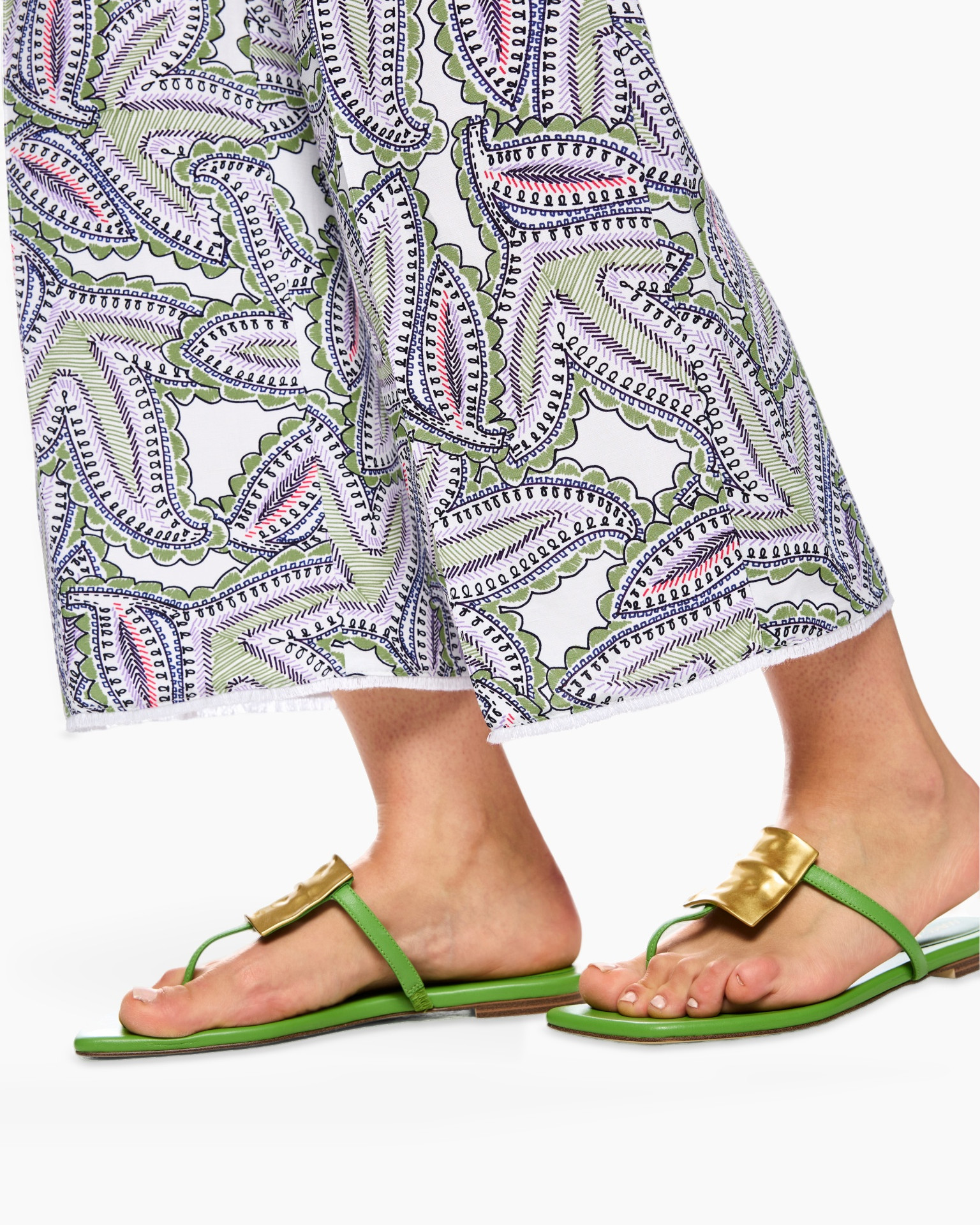 floral skirt, paisley pattern, mid-length, green sandals, strap sandals