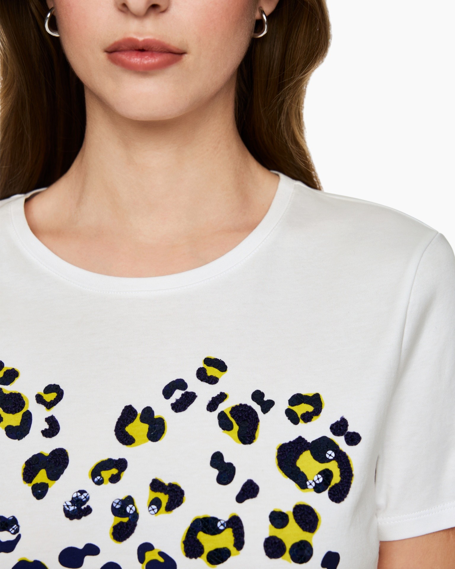 tshirt, white, graphic, leopard-print, short-sleeve