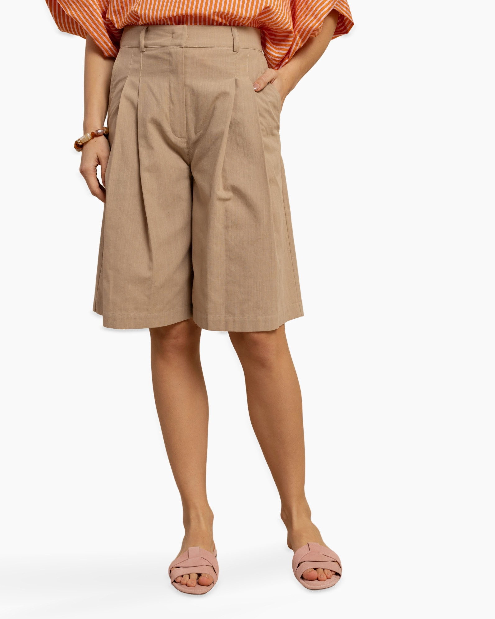 shorts, knee-length, beige, pleated, linen blend