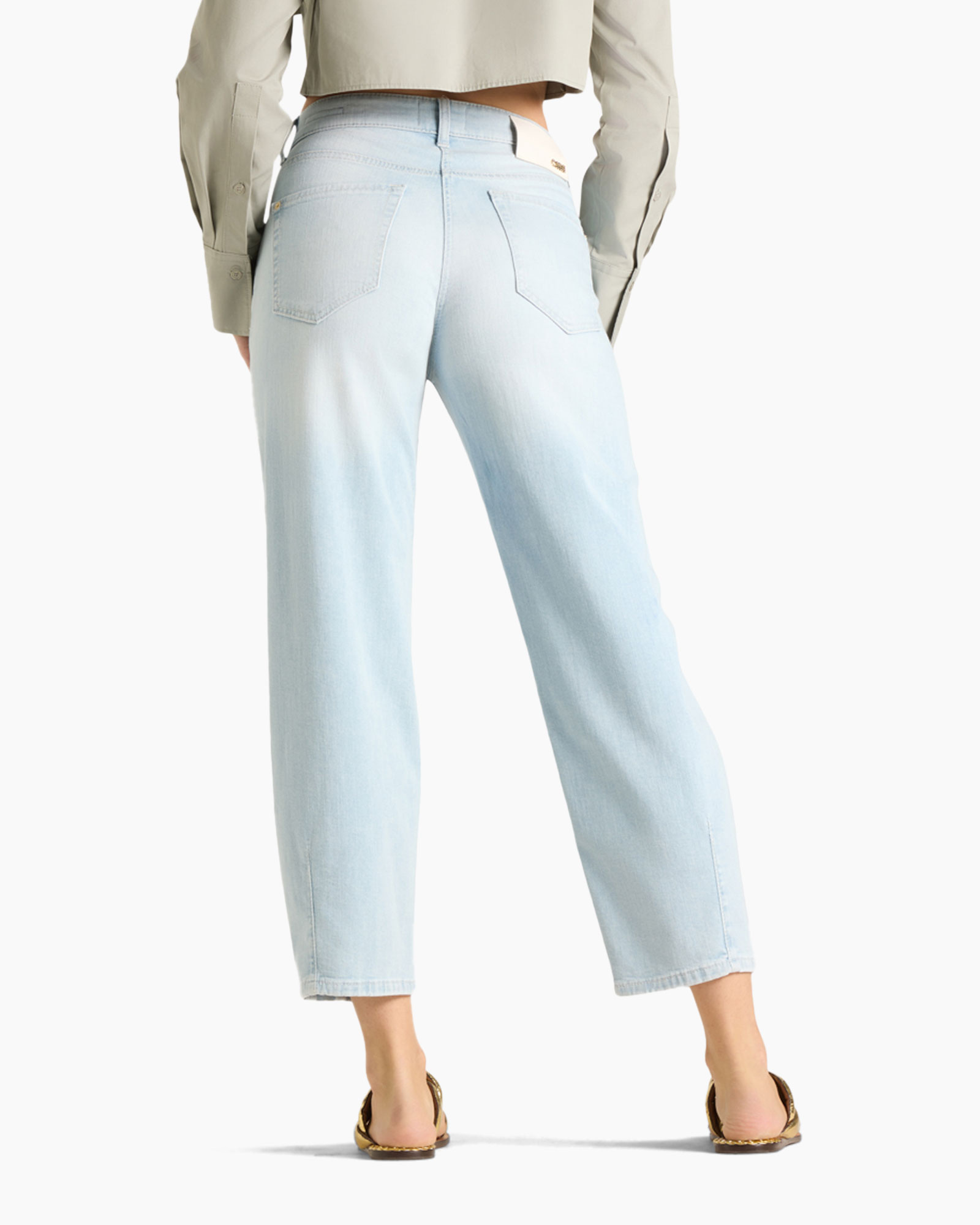 jeans,  light wash,  straight leg,  back pockets,  cropped length