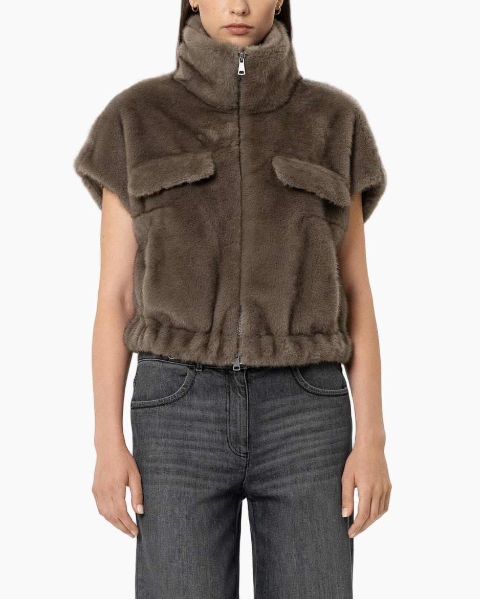 faux fur vest, brown, zipper, pocket flaps, high collar