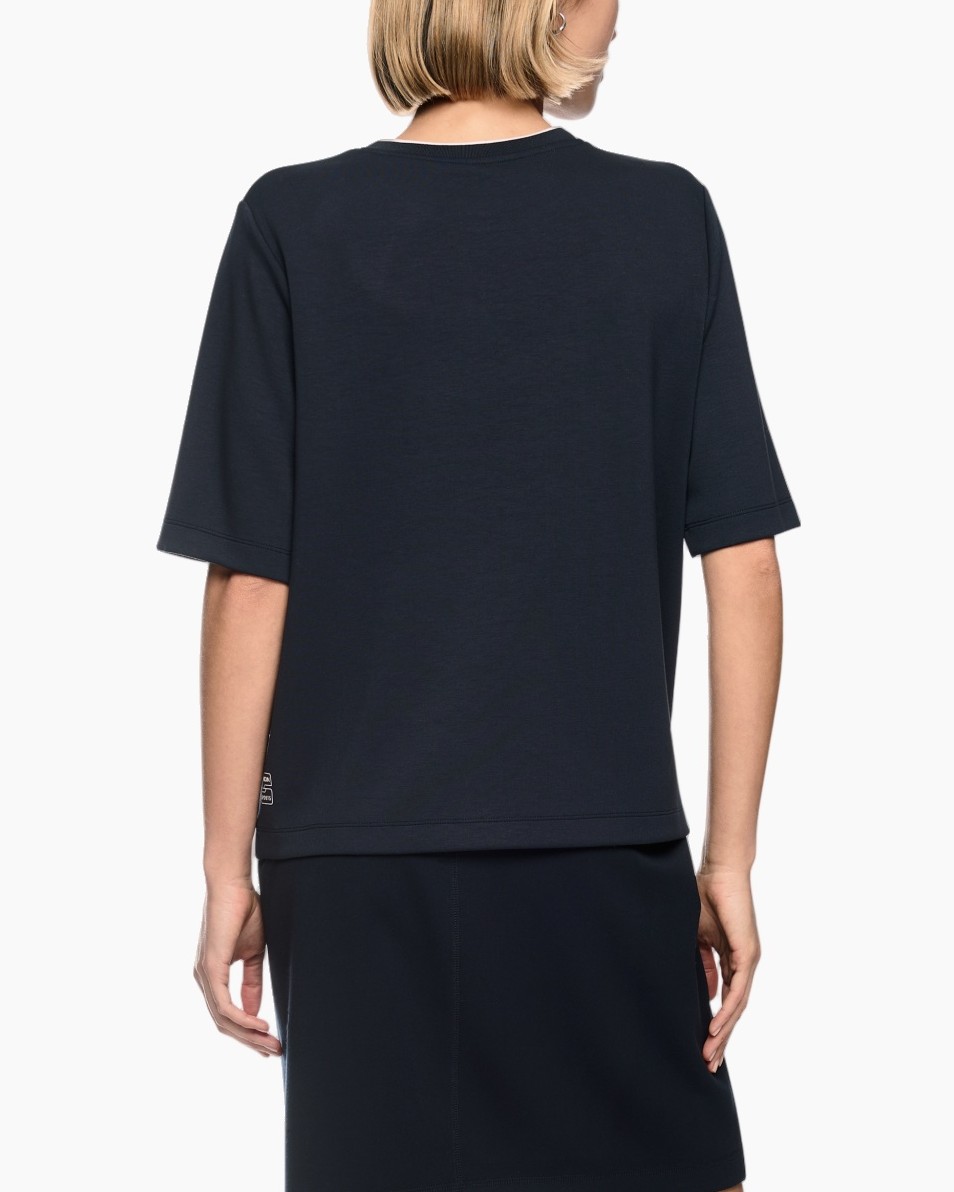 t-shirt, short sleeves, navy, loose fit, back view