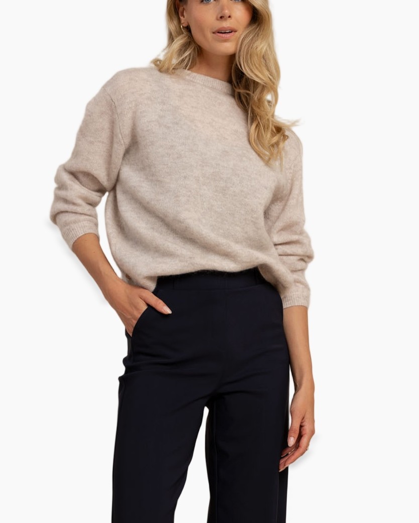 sweater, knit, beige, long_sleeve, crew_neck