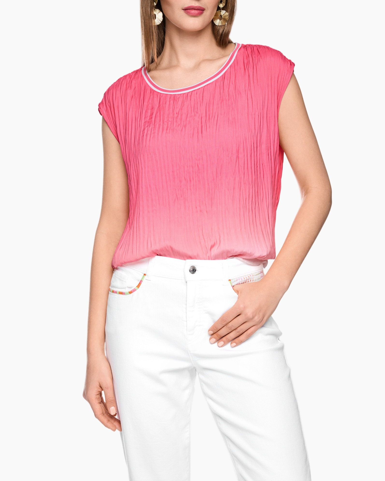 pink top, pleated, crinkle fabric, round neck, short sleeves