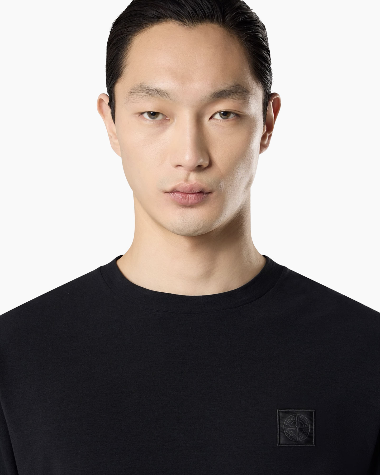 men's t-shirt, black tee, crew neck, solid color, logo patch