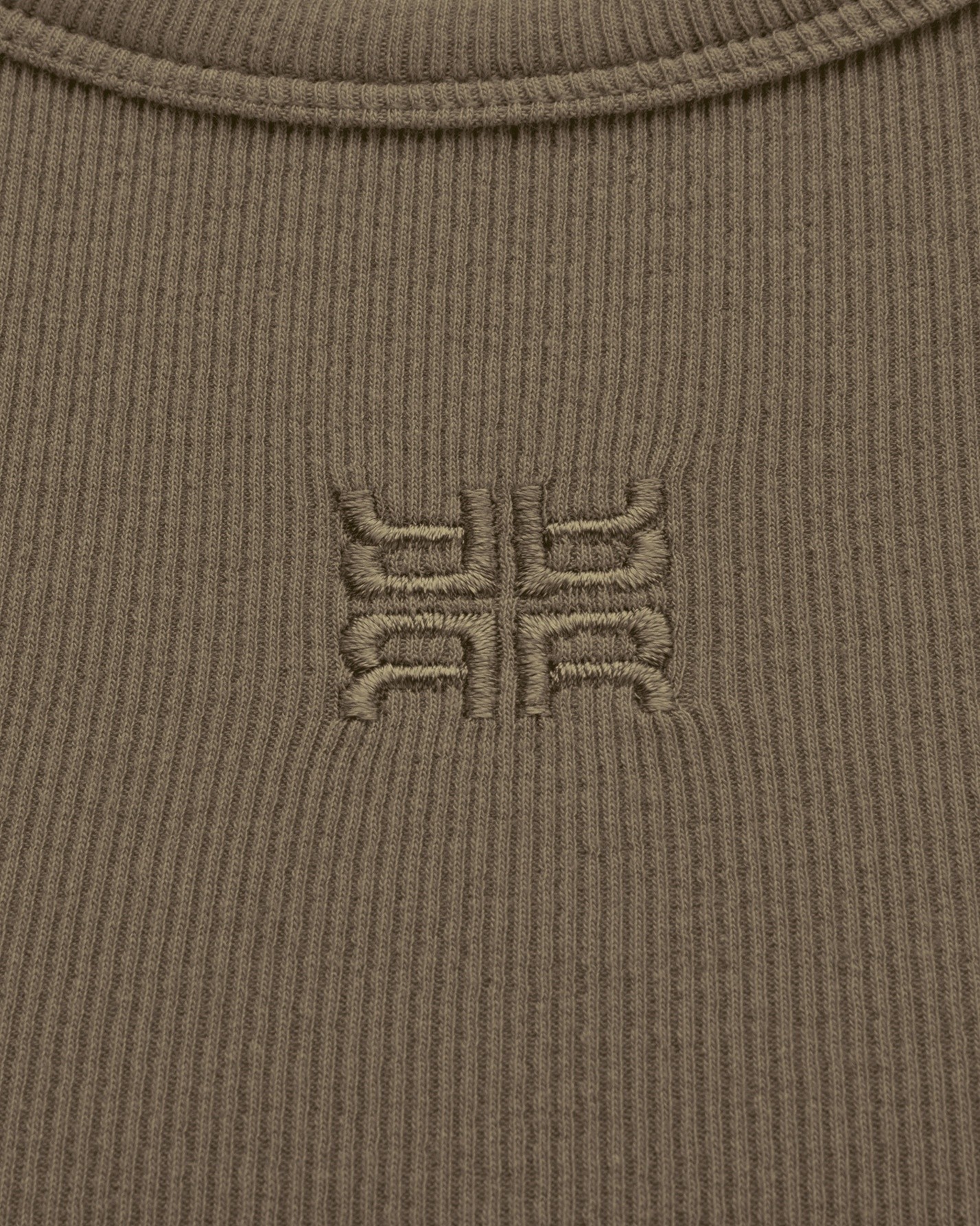 knit jersey, brown sweater, ribbed texture, embroidery logo, crewneck