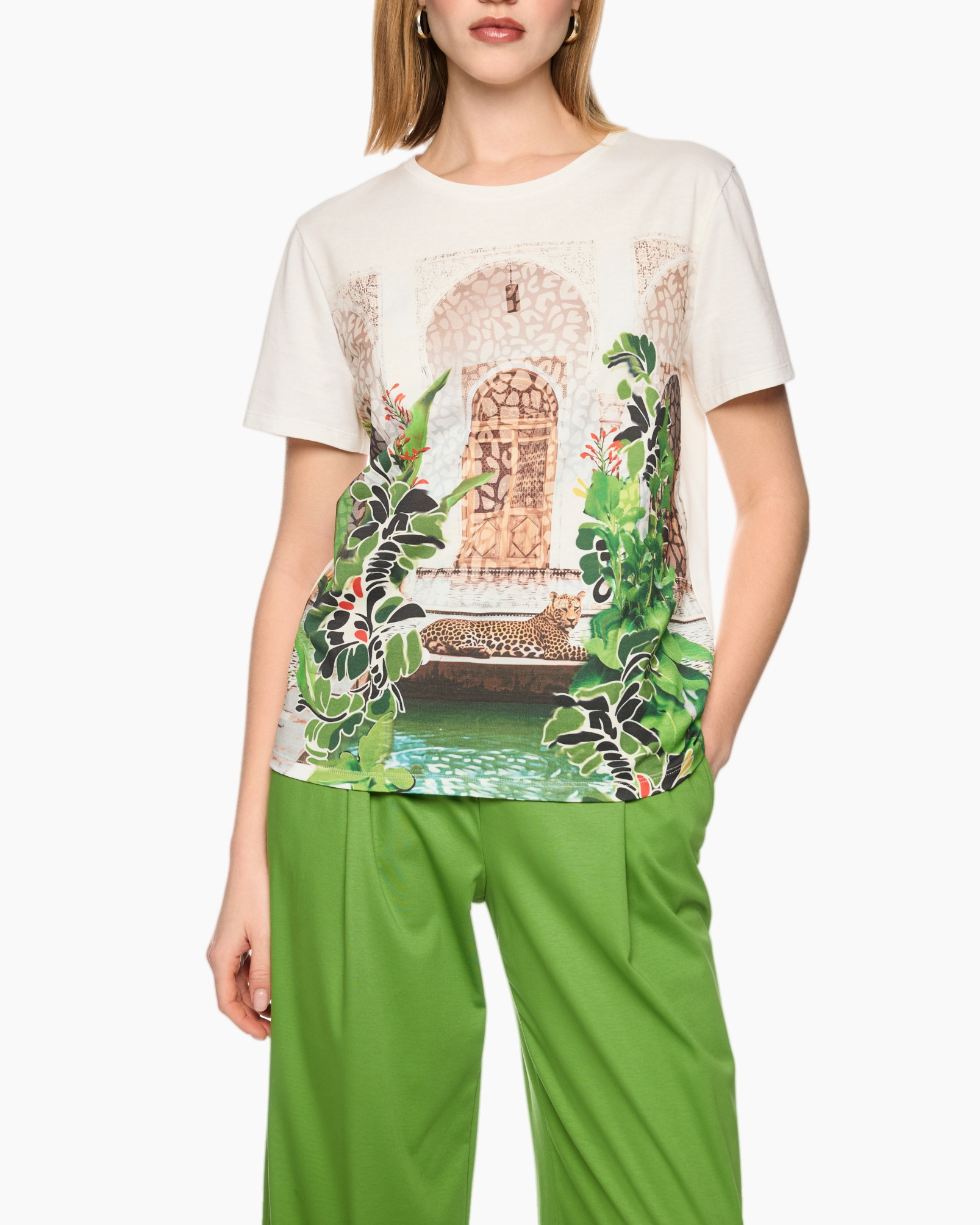 t-shirt, graphic, print, green pants, cropped look