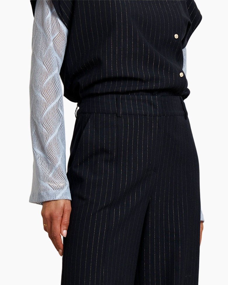 pinstripe, dark-pabric, trousers, tailored-pants, long-sleeve-knit