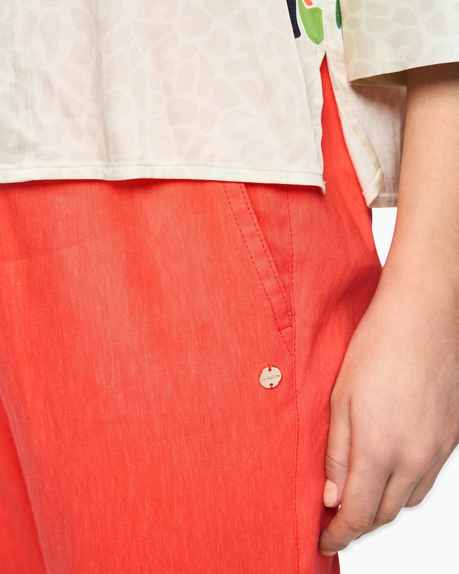 red pants, linen look, side pocket, metal rivet, casual wear