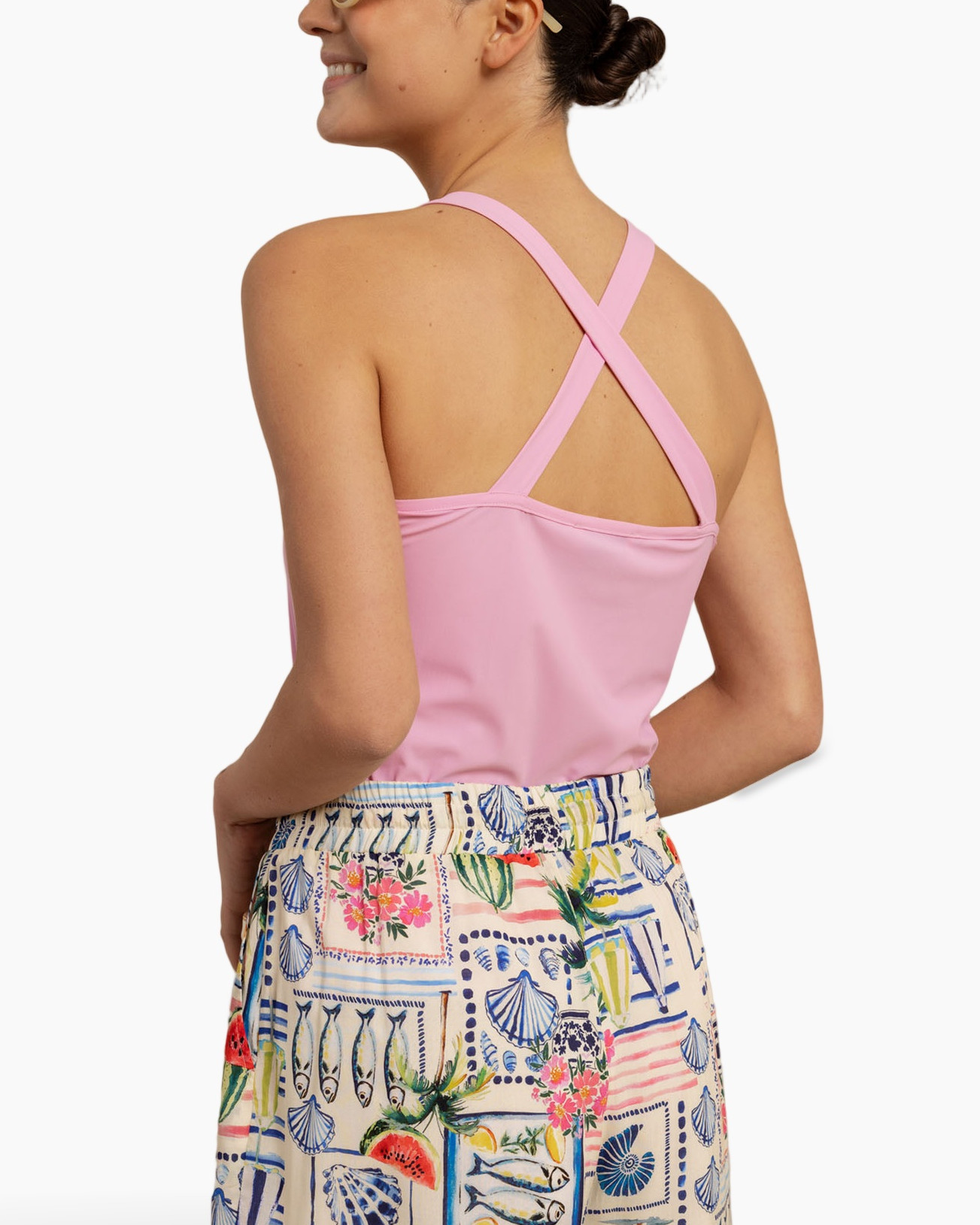 pink tank top, sleeveless top, pink top, drawstring shorts, patterned shorts, beachwear
