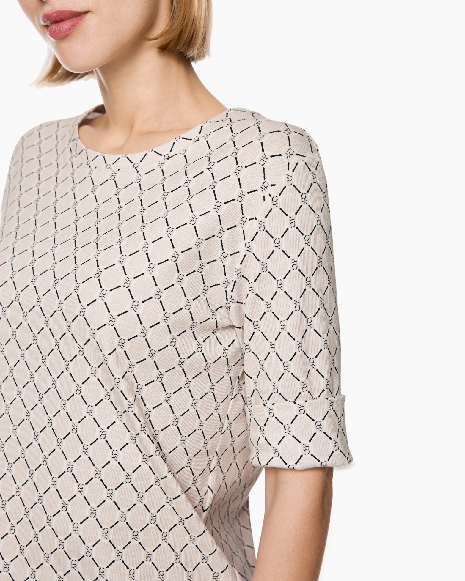 blouse, beige, rolled sleeve, geometric pattern, lightweight fabric