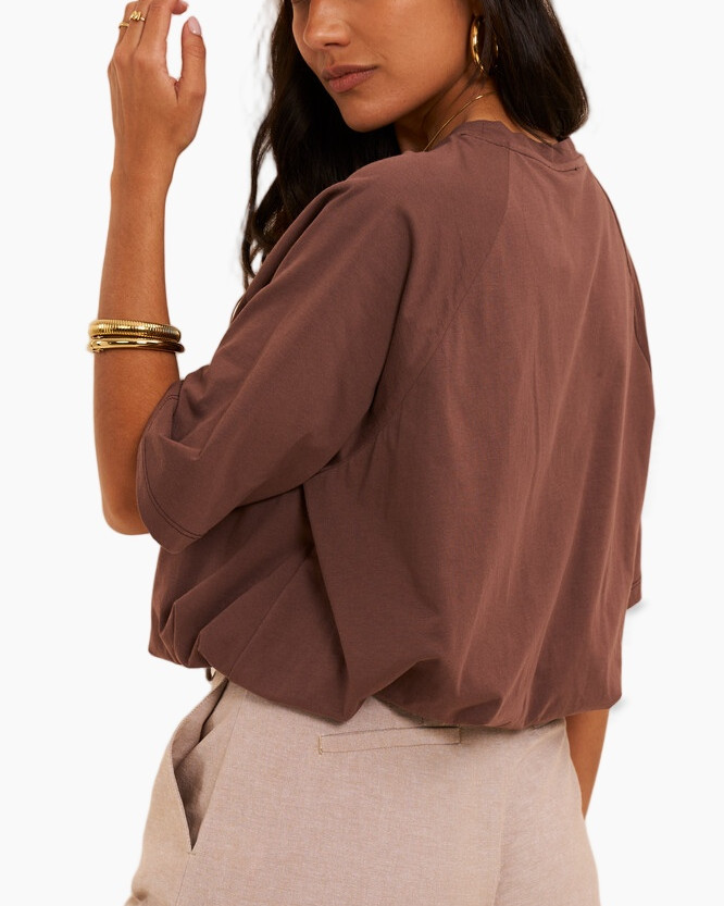 top, brown, t-shirt, bracelet, necklace