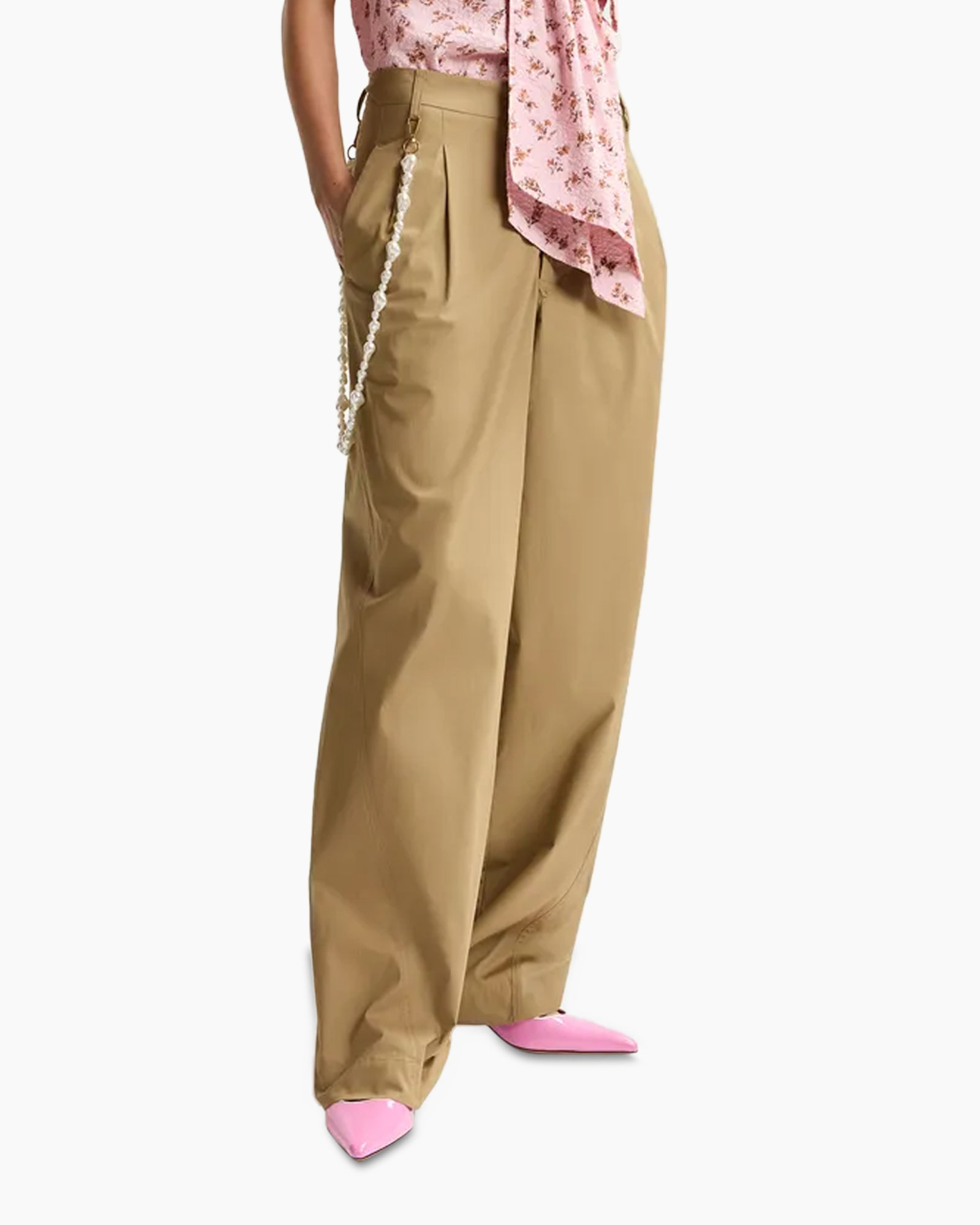 wide-leg pants, khaki pants,  pleated, front pockets, bolo chain accessory