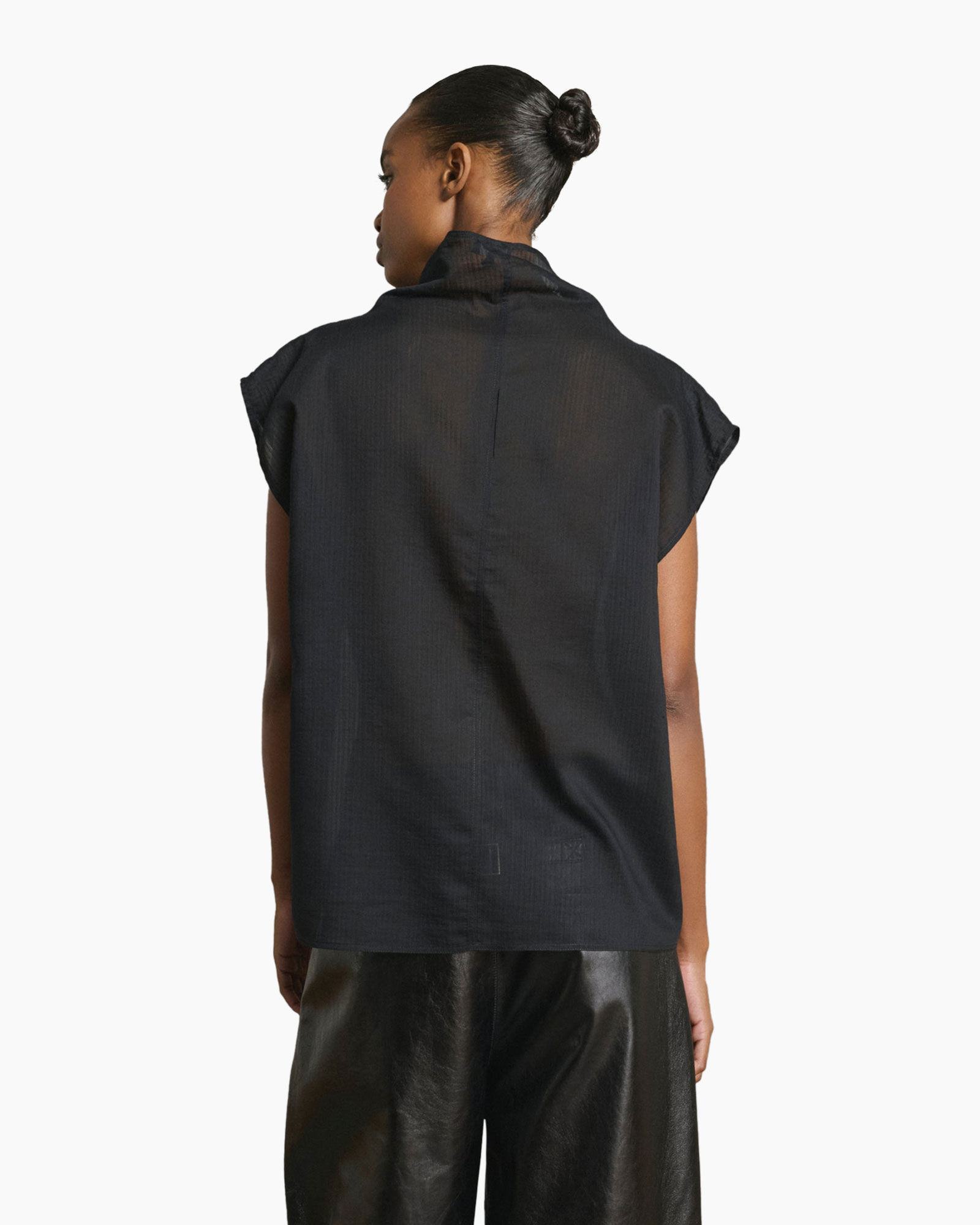 black top, sleeveless, collar, loose fit, back view