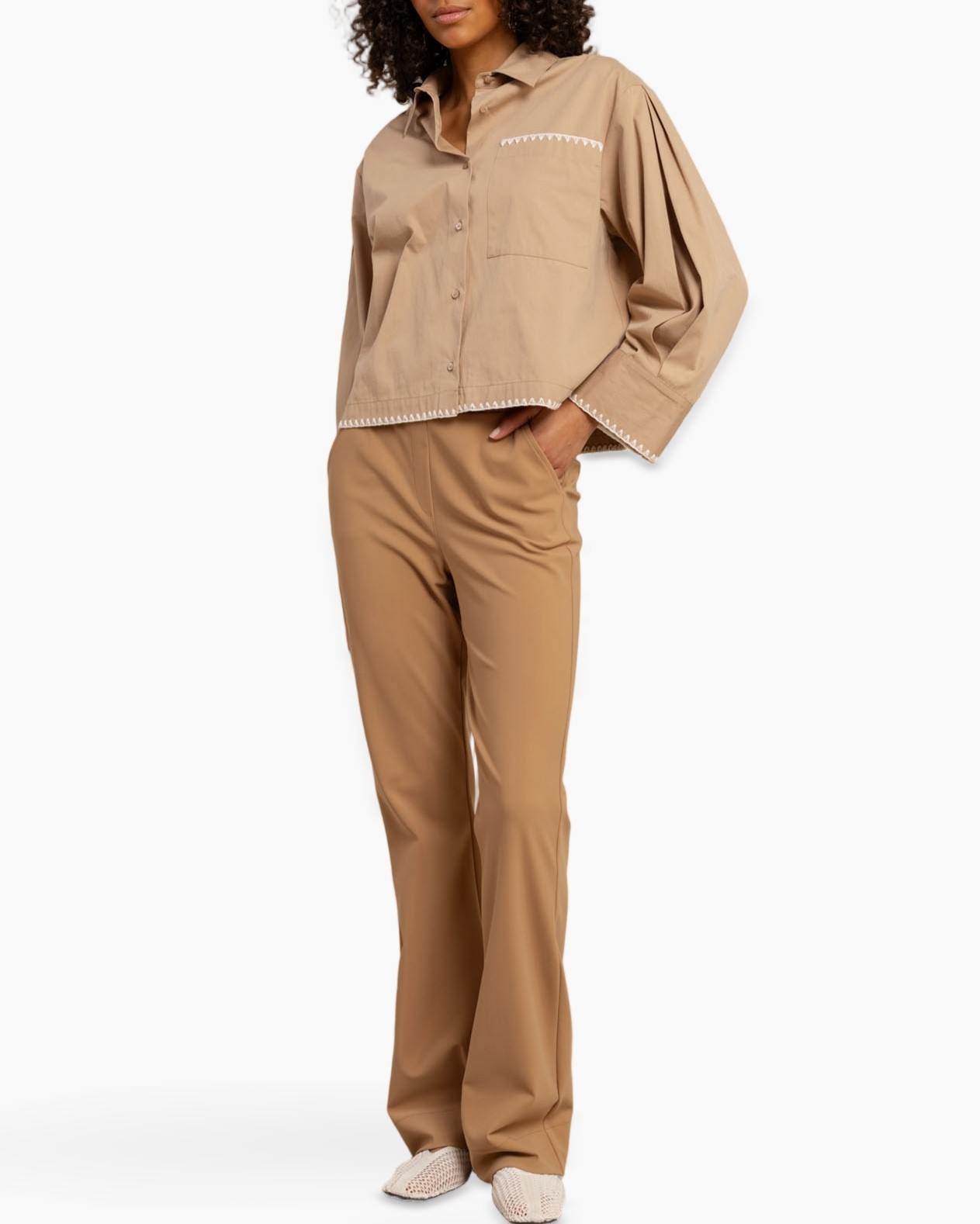 beige shirt, wide-sleeve shirt, collared shirt, button-down, stitch trim
