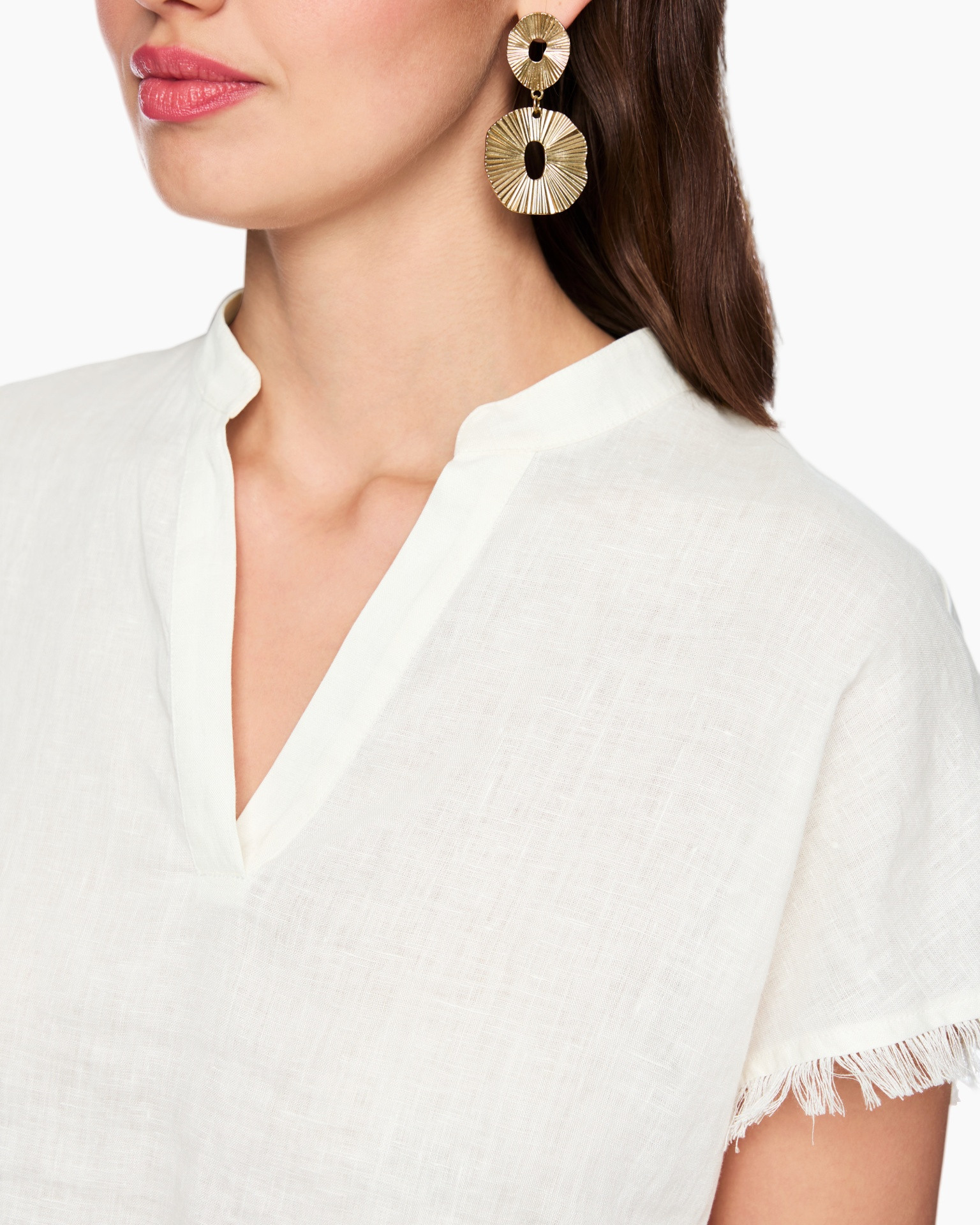 white blouse, linen fabric, short sleeve, v-neck, dangling earrings