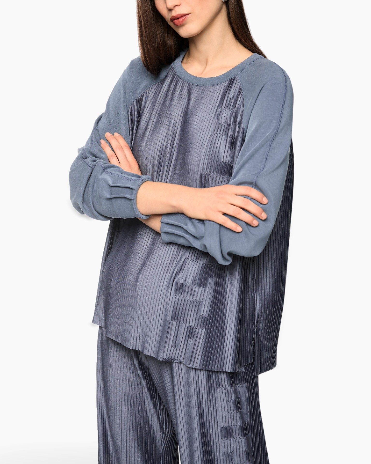 sweatshirt, pleated, long-sleeve, blue, layered top