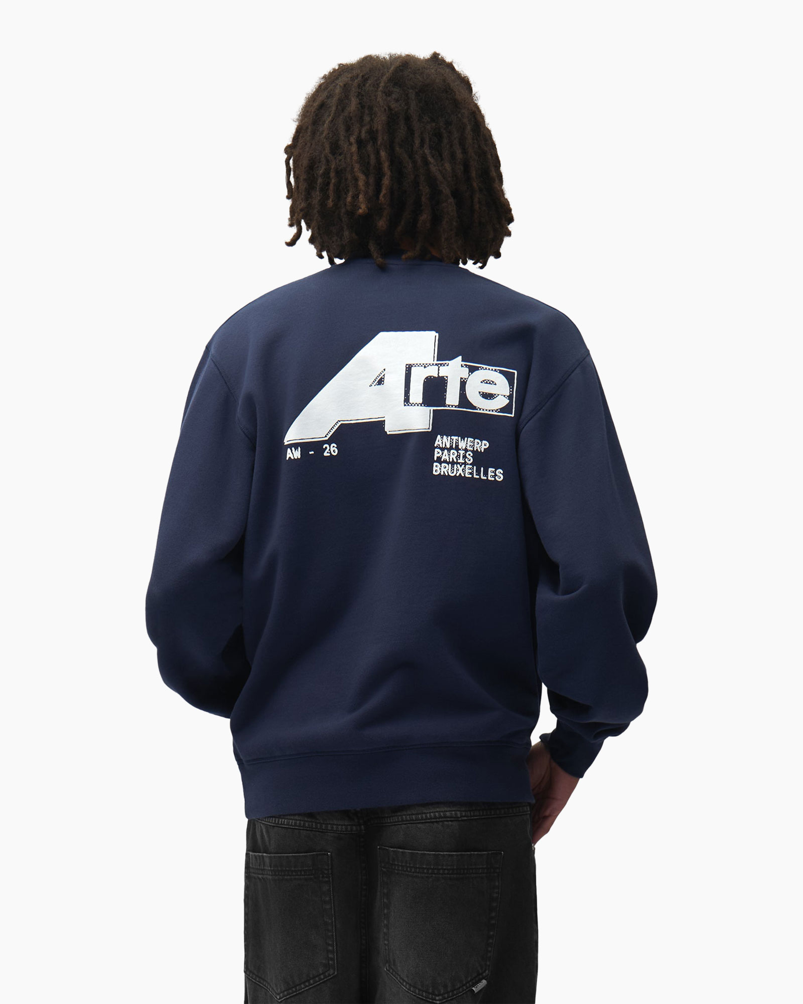 sweatshirt, navy, long sleeves, crew neck, solid color