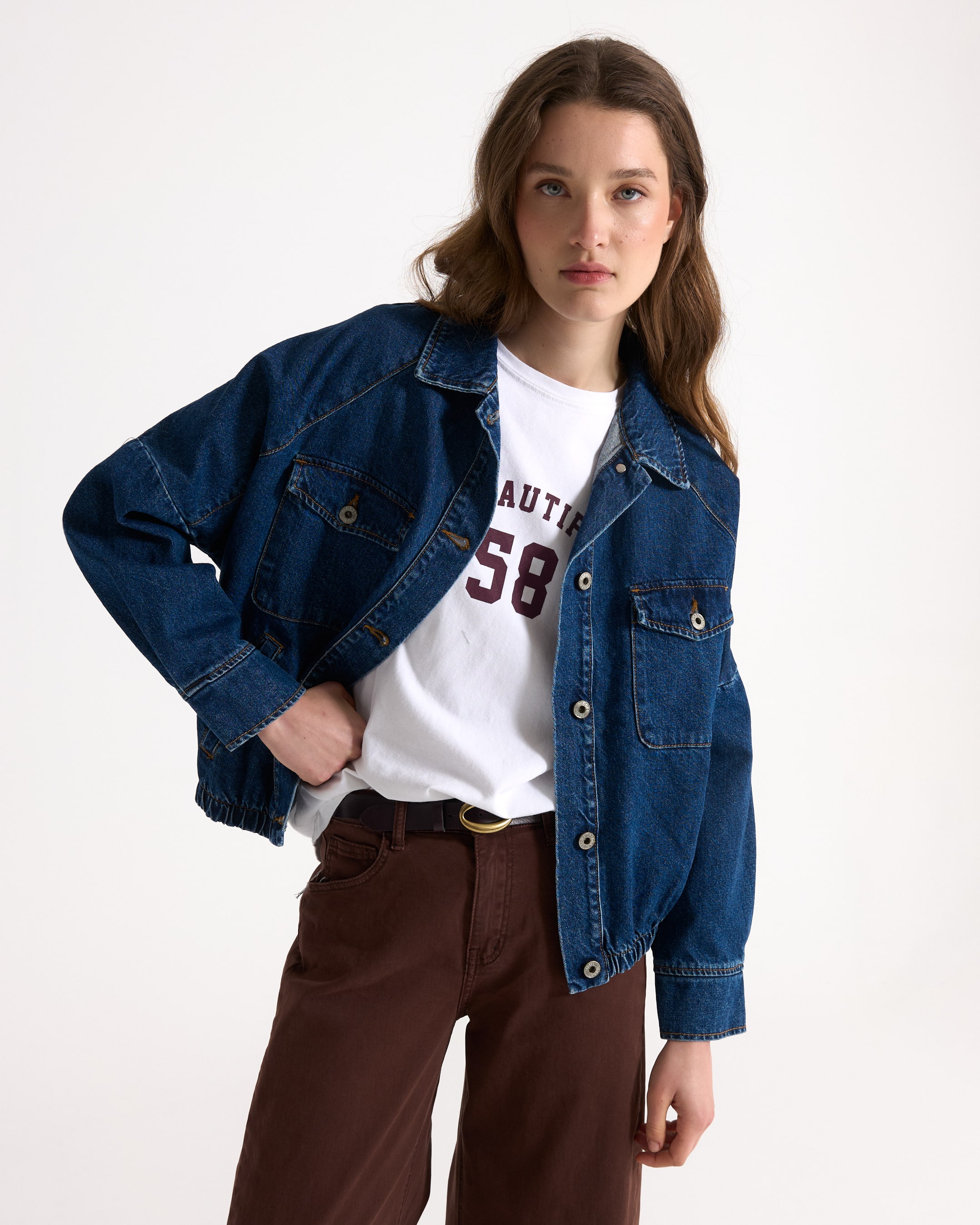 denim jacket, blue jacket, jeans jacket, long sleeve, button front, denim jacket, blue jean jacket, button front, pocketed, casual wear
