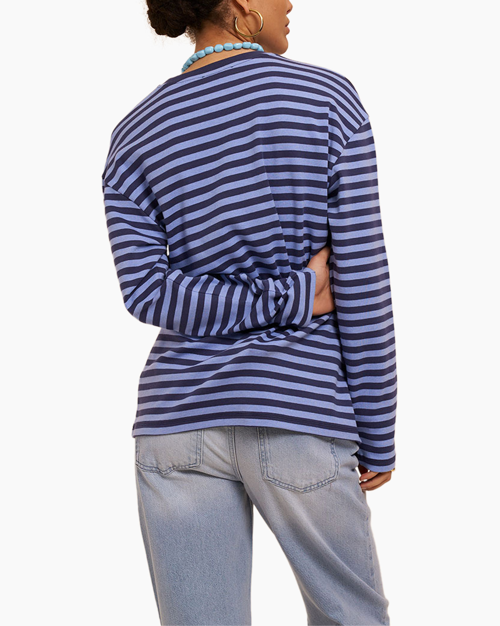 striped sweater, long sleeves, blue, casual top, belted jeans